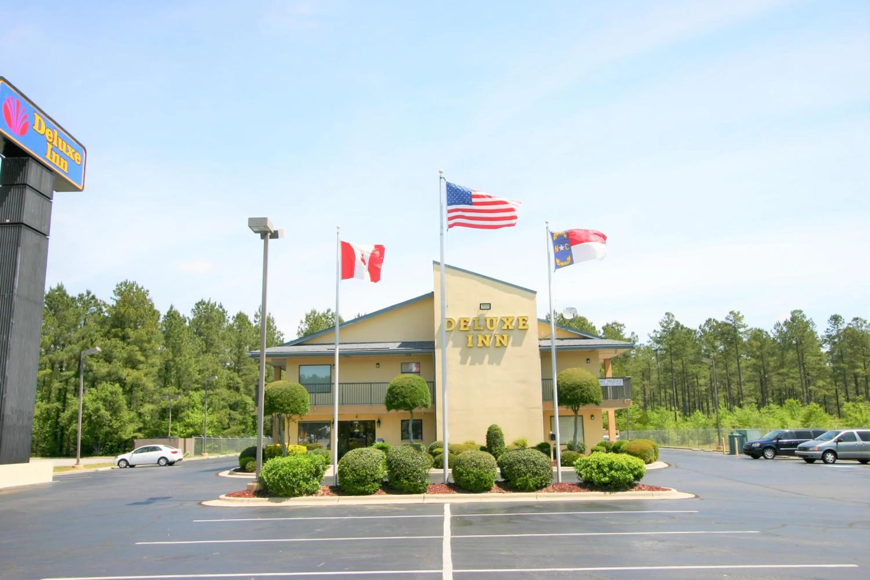 Property building in Deluxe Inn - Fayetteville I-95