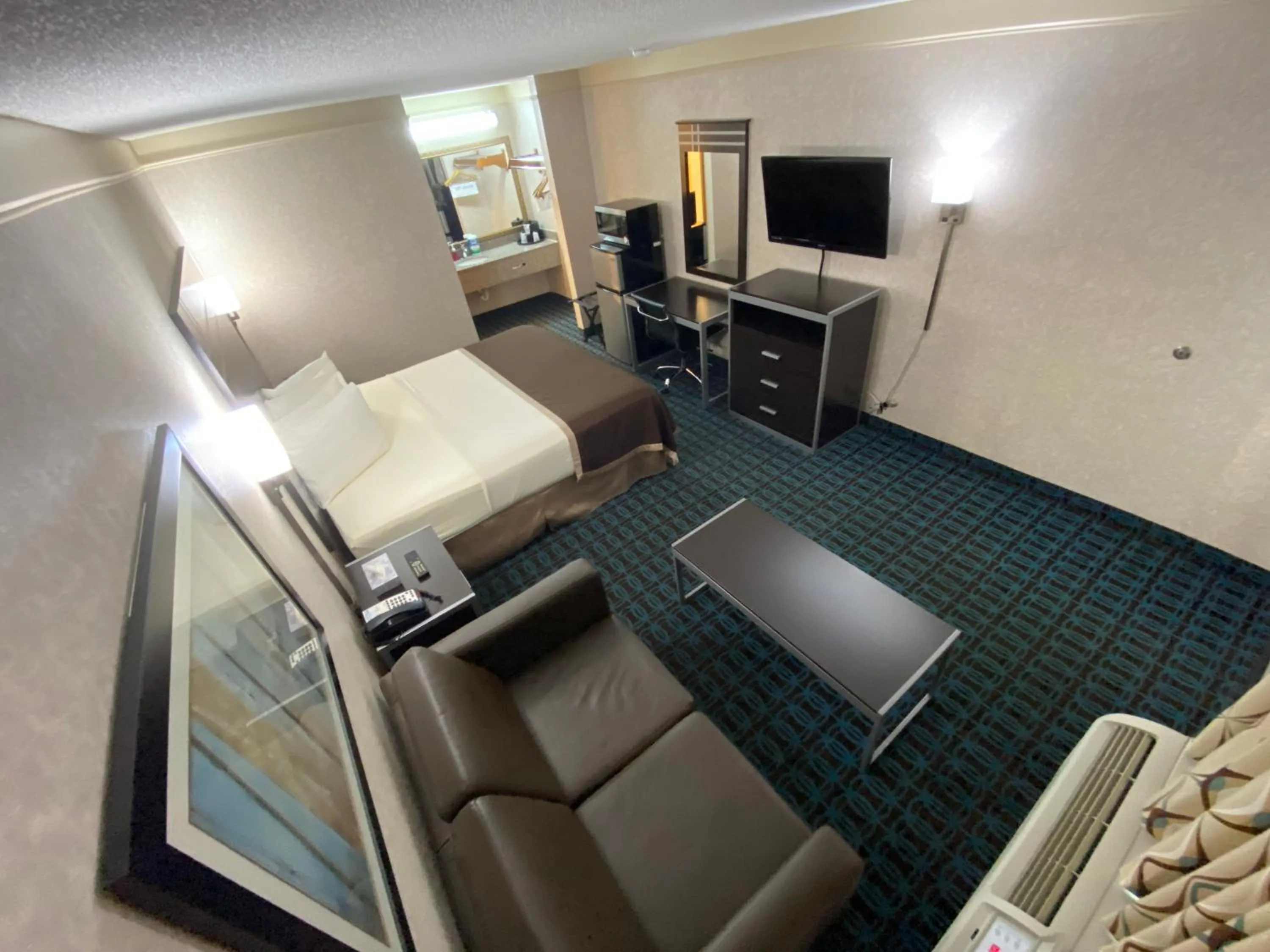 Deluxe Inn - Fayetteville I-95