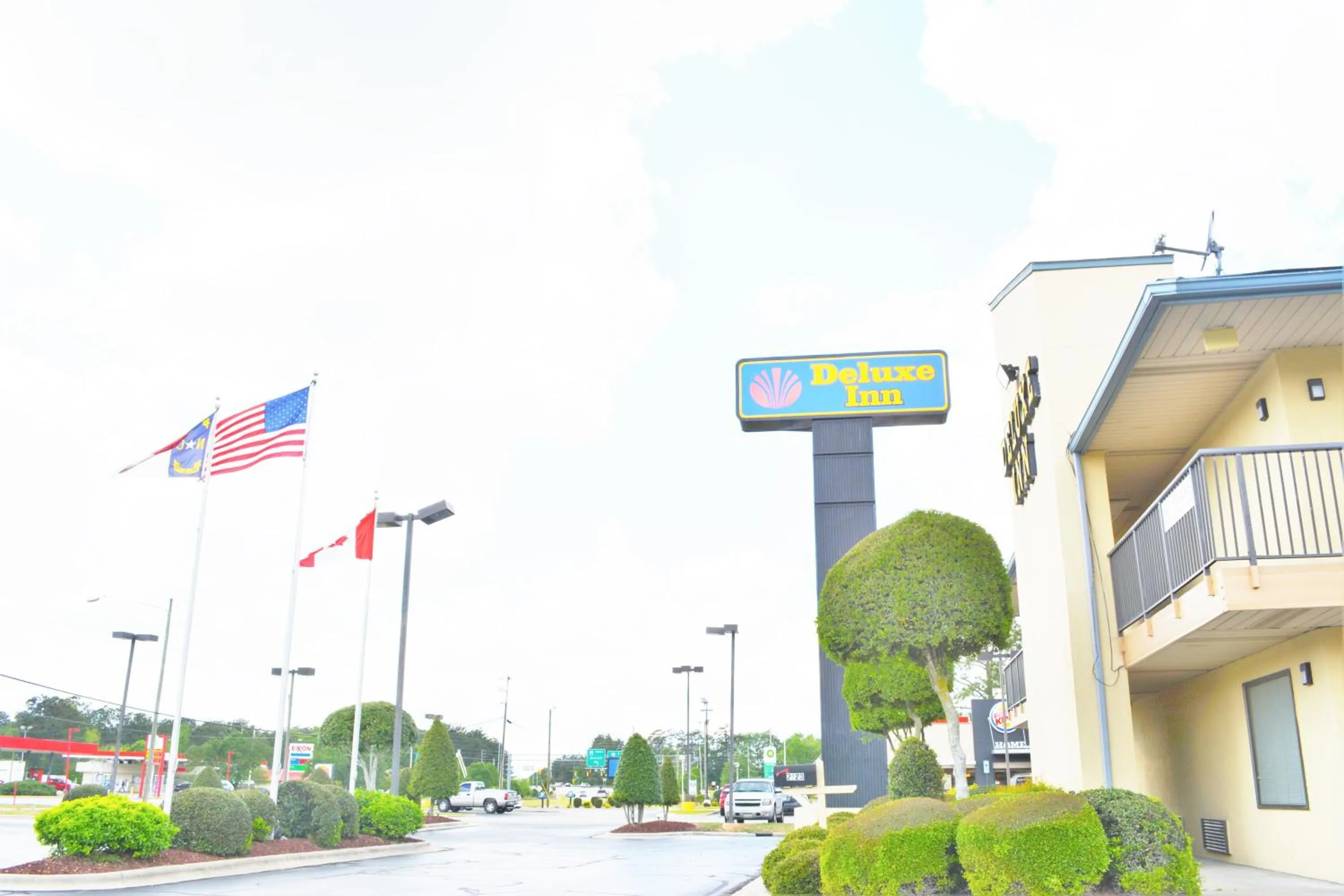 Street view in Deluxe Inn - Fayetteville I-95