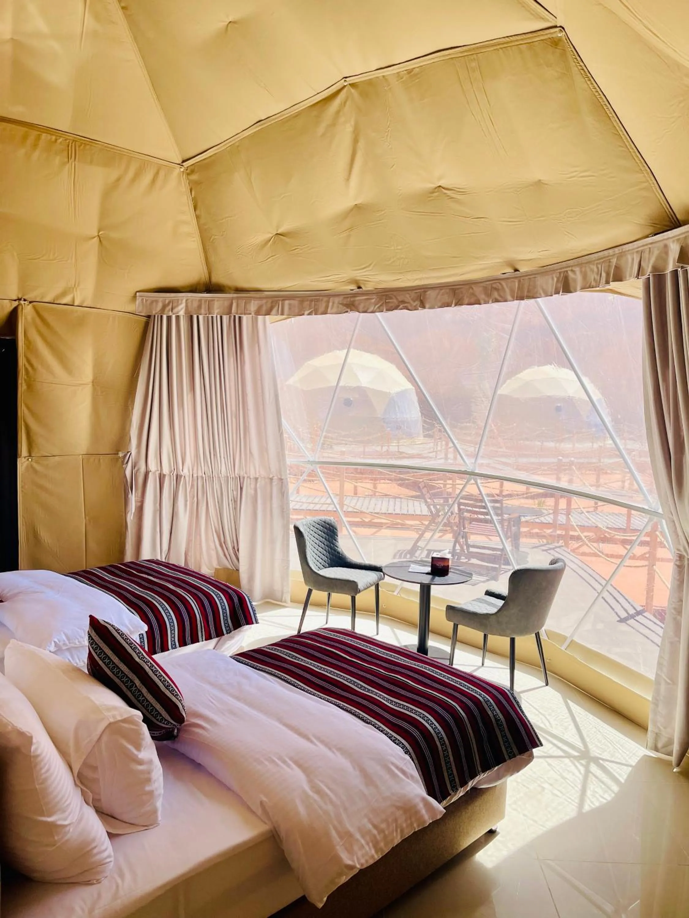 Bedroom, Bed in Valley Resort