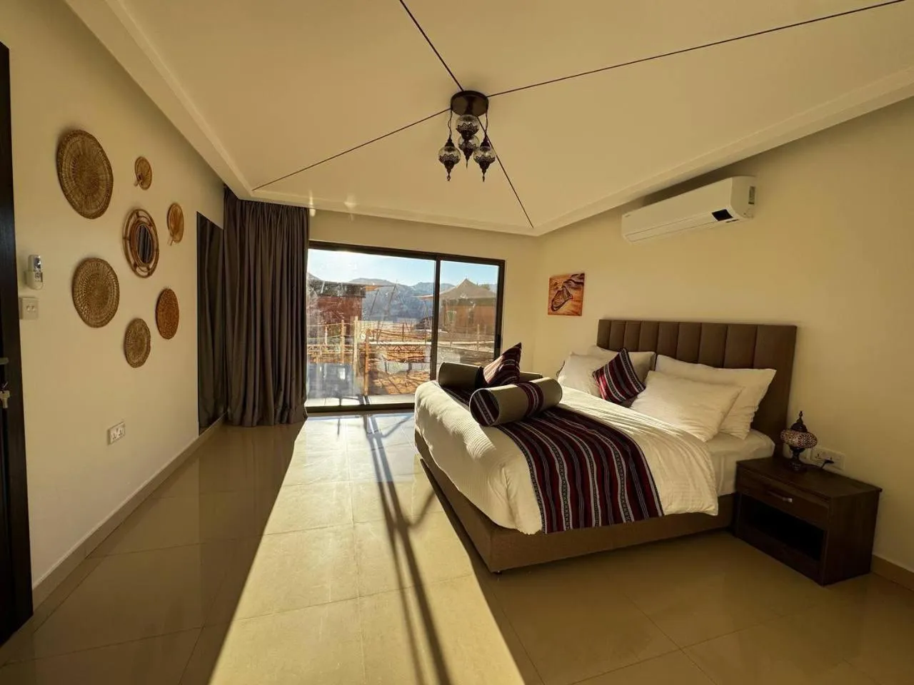 Bedroom, Bed in Valley Resort