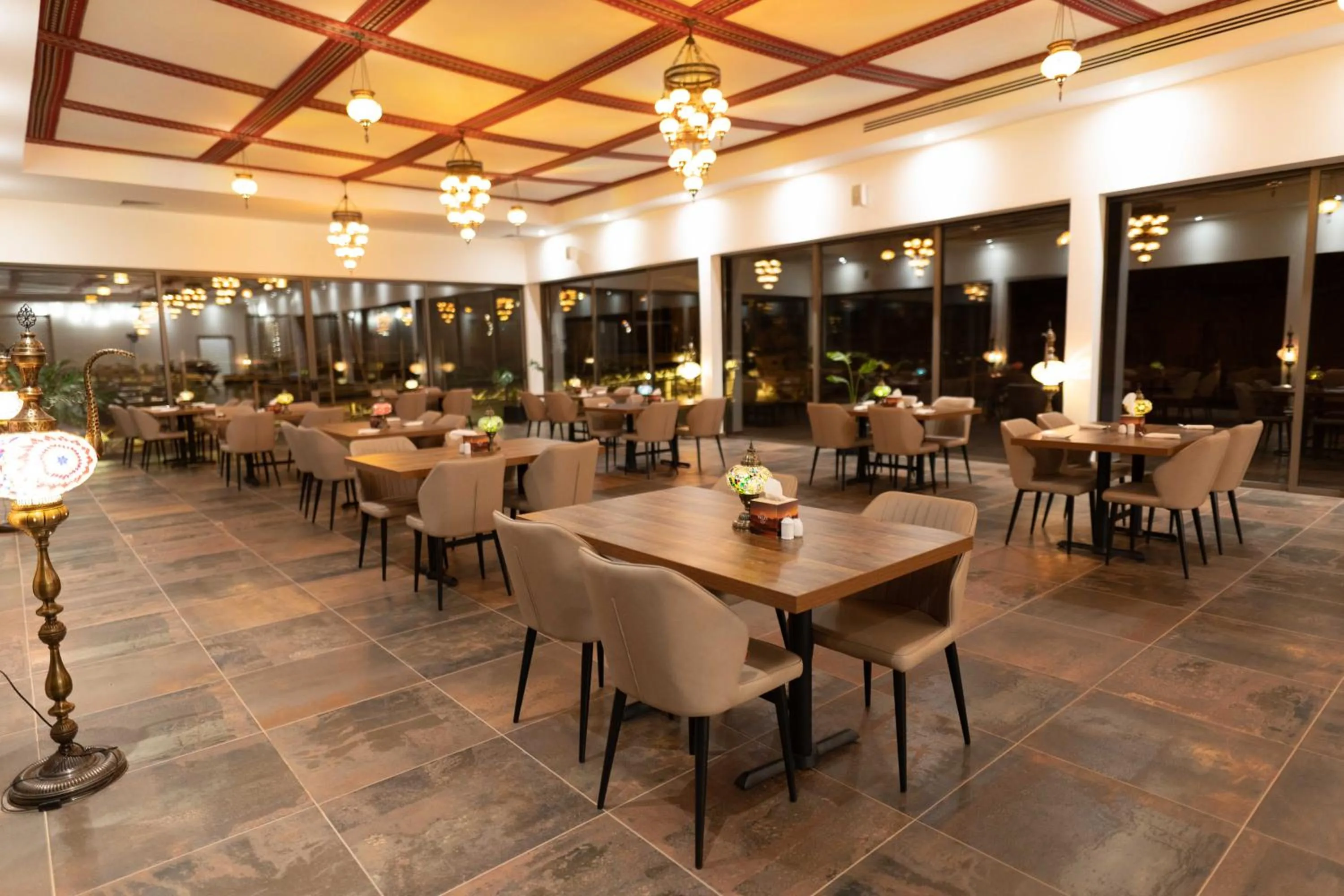 Restaurant/places to eat in Valley Resort