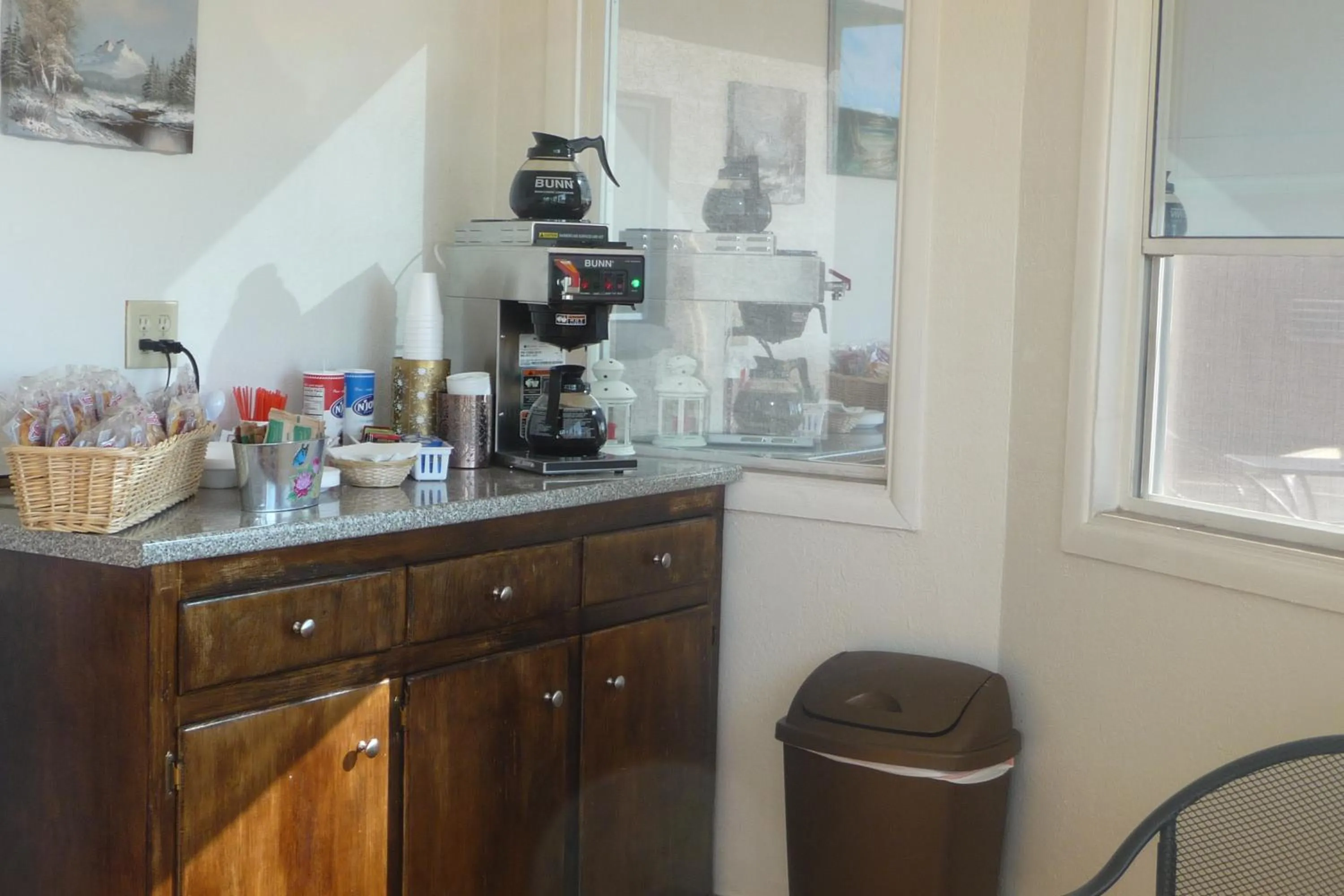 Coffee/tea facilities in Palms Inn