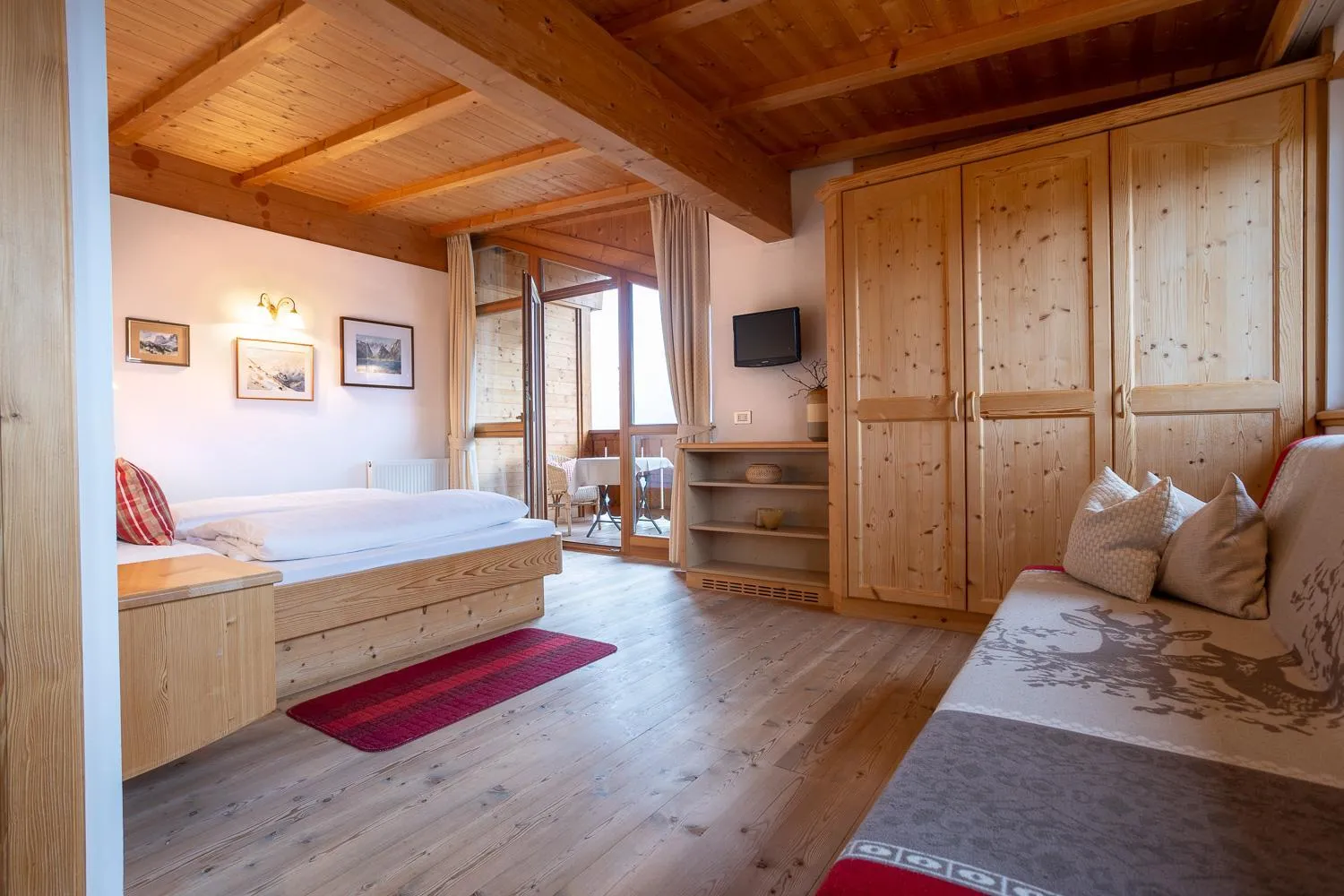 Bed in Apartments Etruska Gabriela