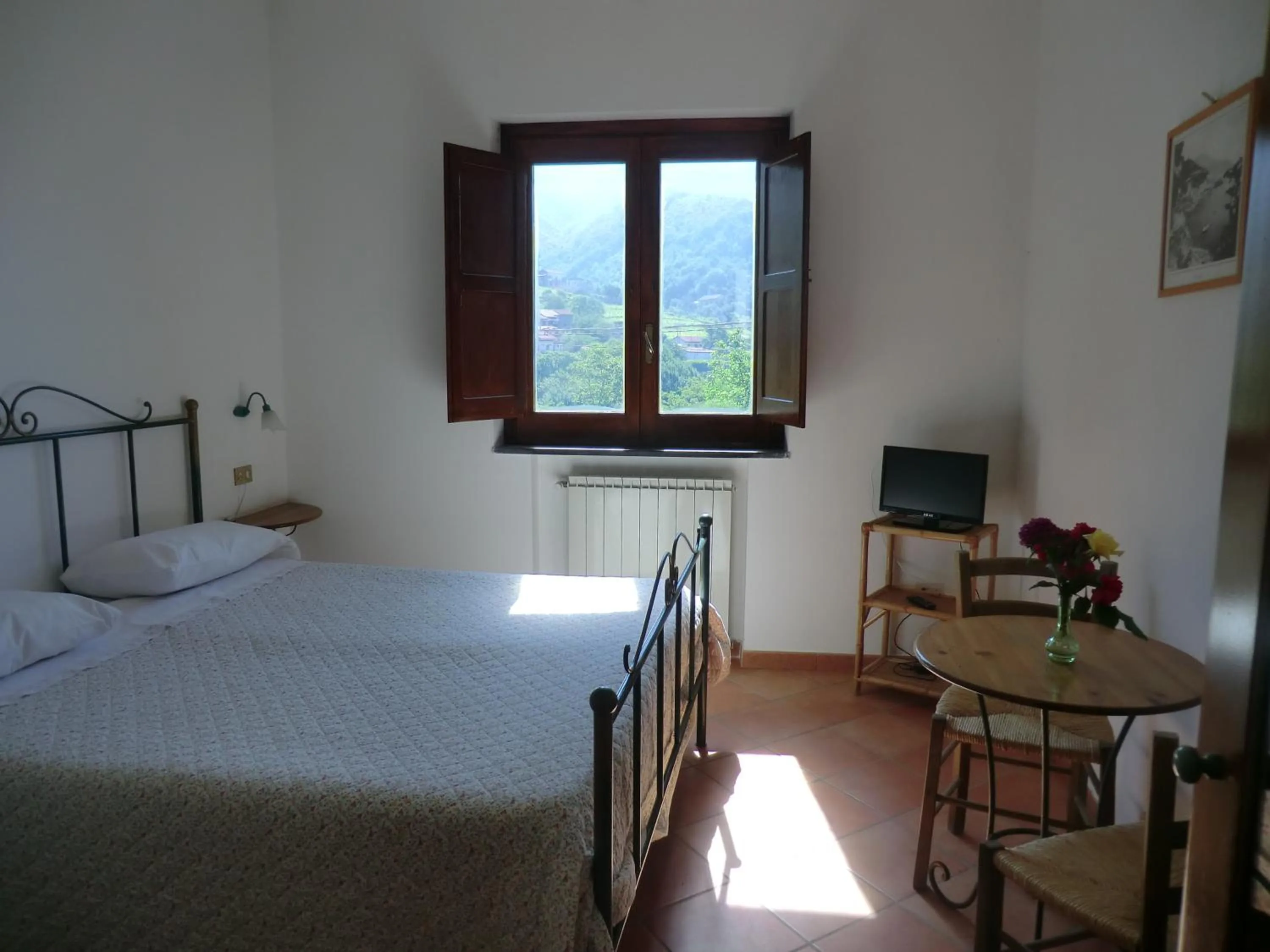 Photo of the whole room, Bed in Agriturismo Mare e Monti