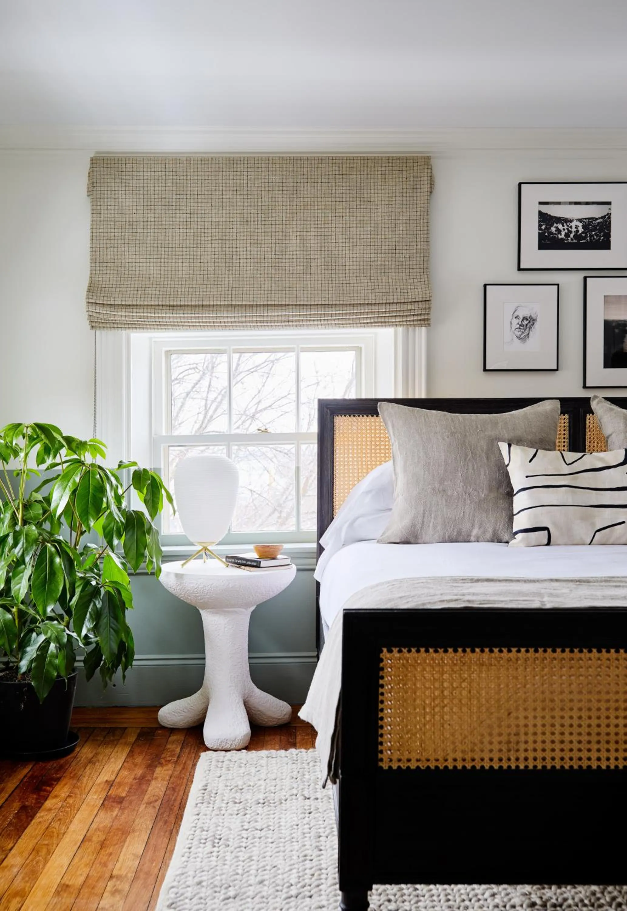 Bed in Blind Tiger Portland - Danforth Street Guest House