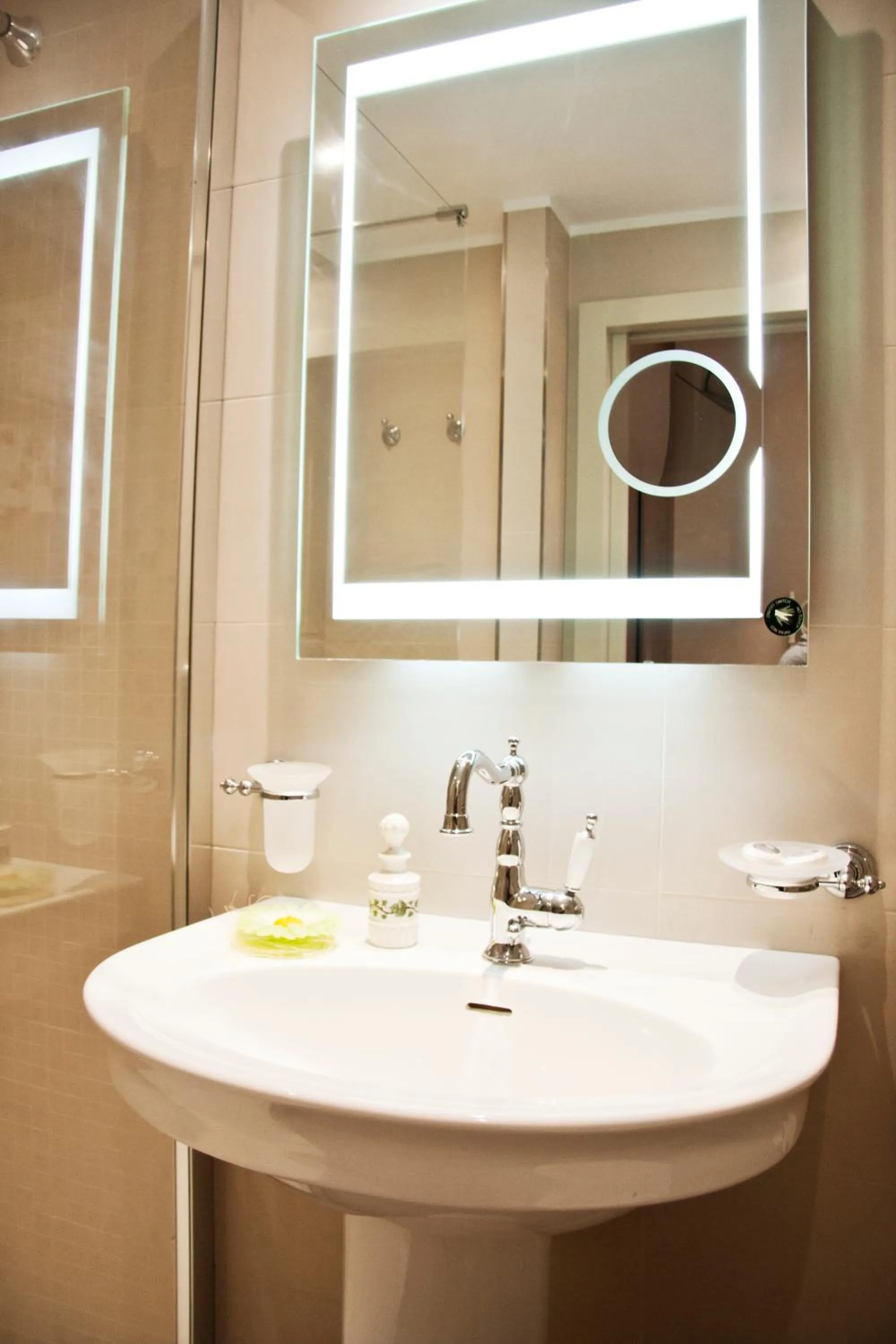 Bathroom in La Castellana Loft Hotel