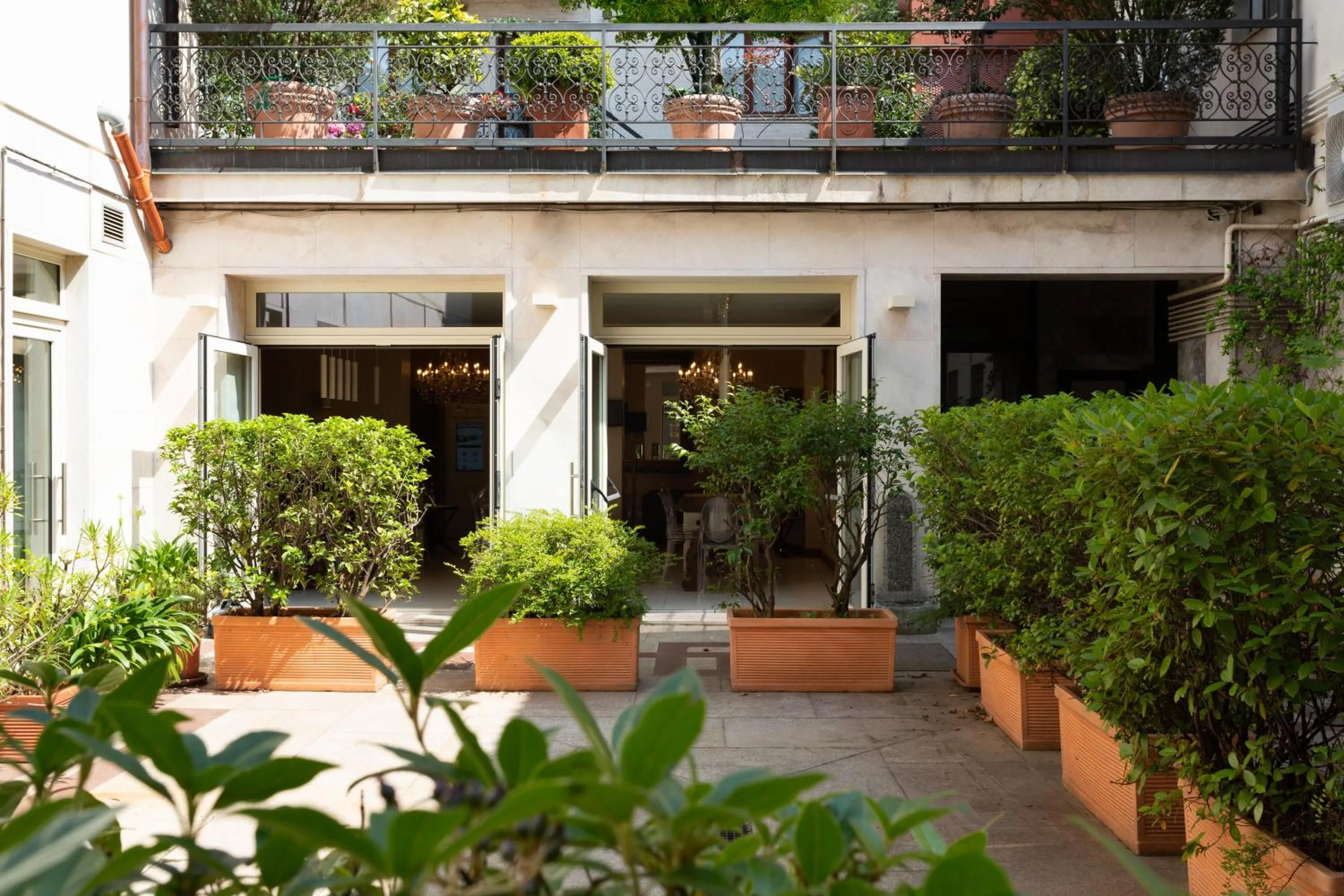 Garden in La Castellana Loft Hotel
