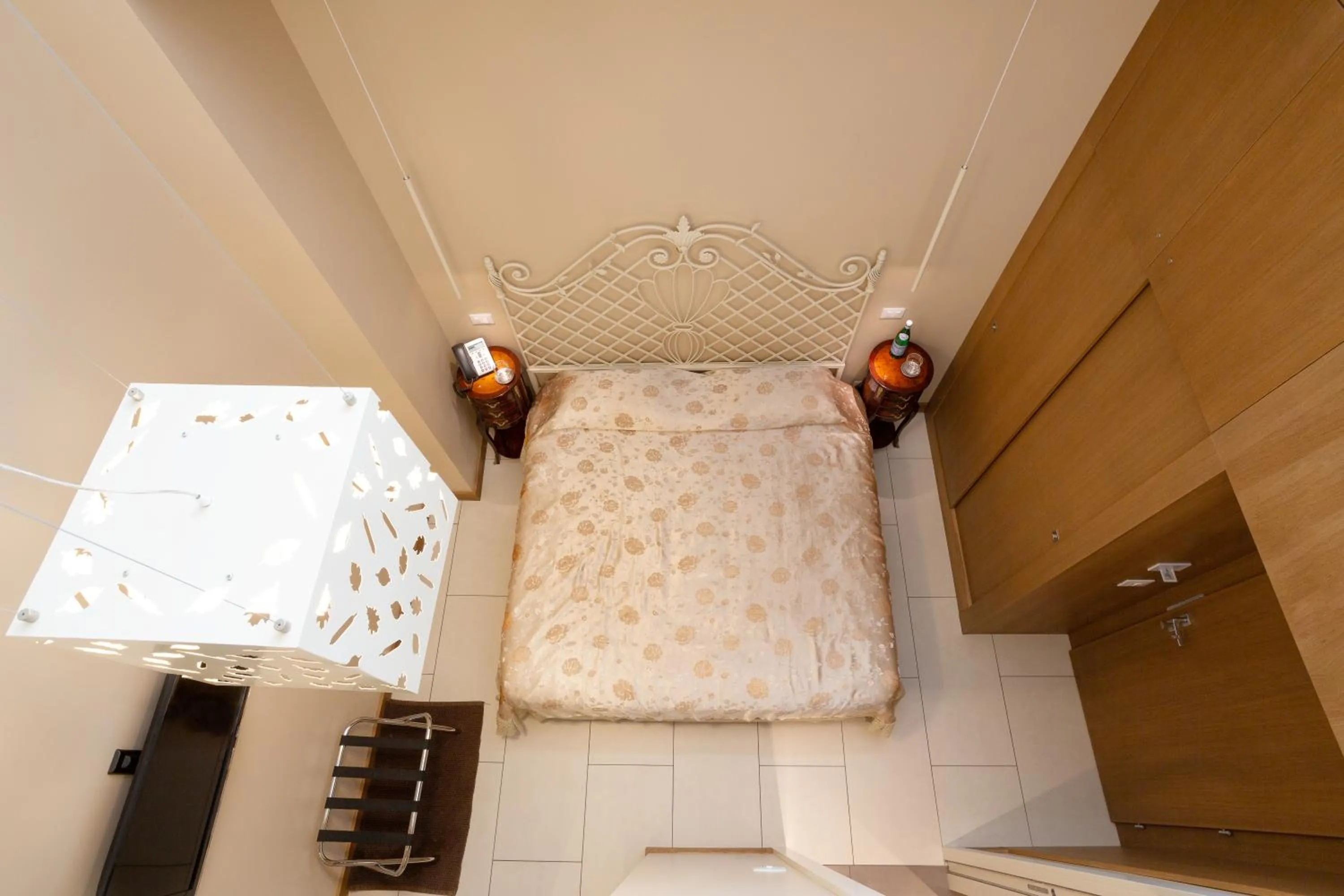 Photo of the whole room in La Castellana Loft Hotel