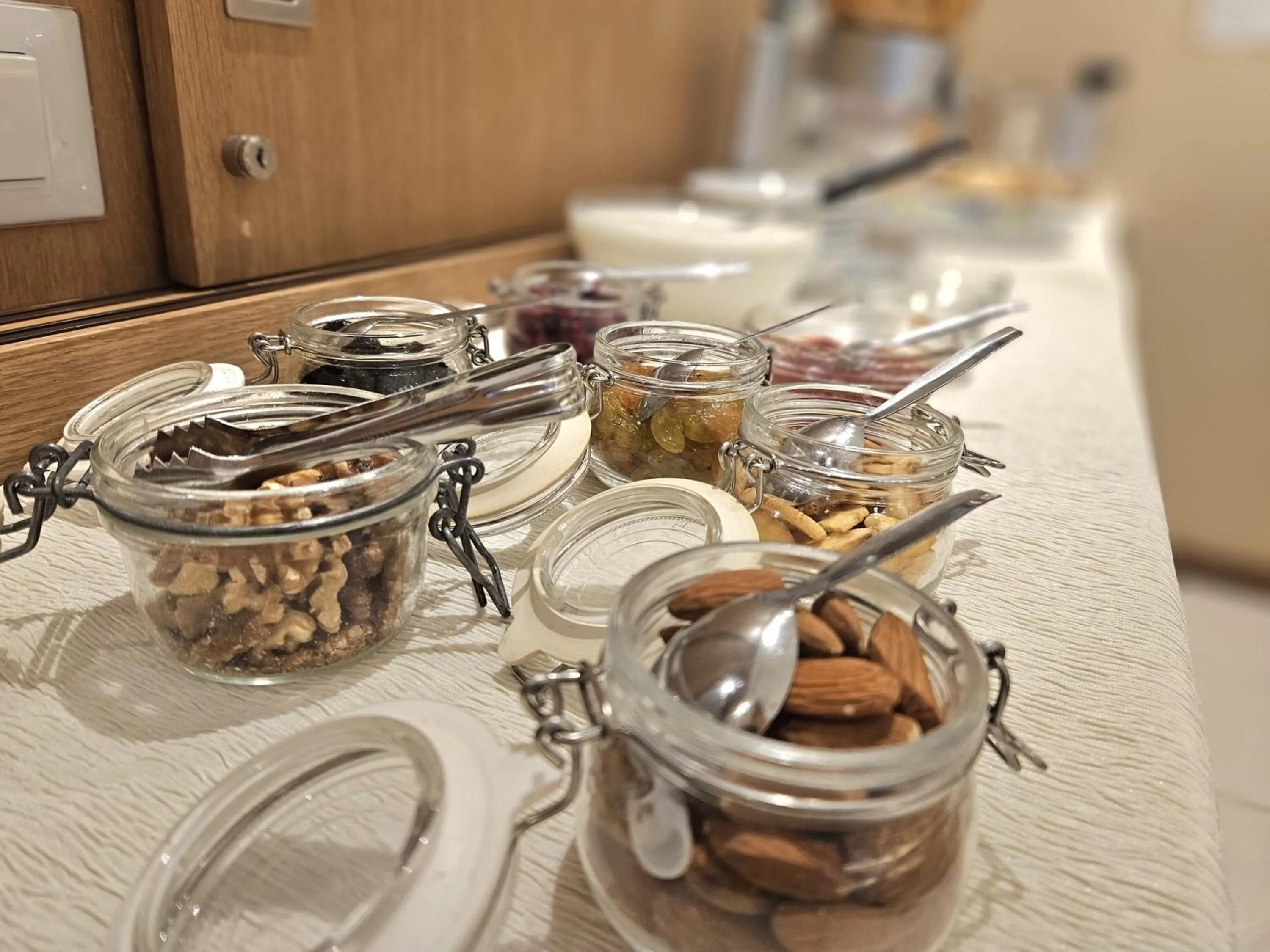 Buffet breakfast in La Castellana Loft Hotel