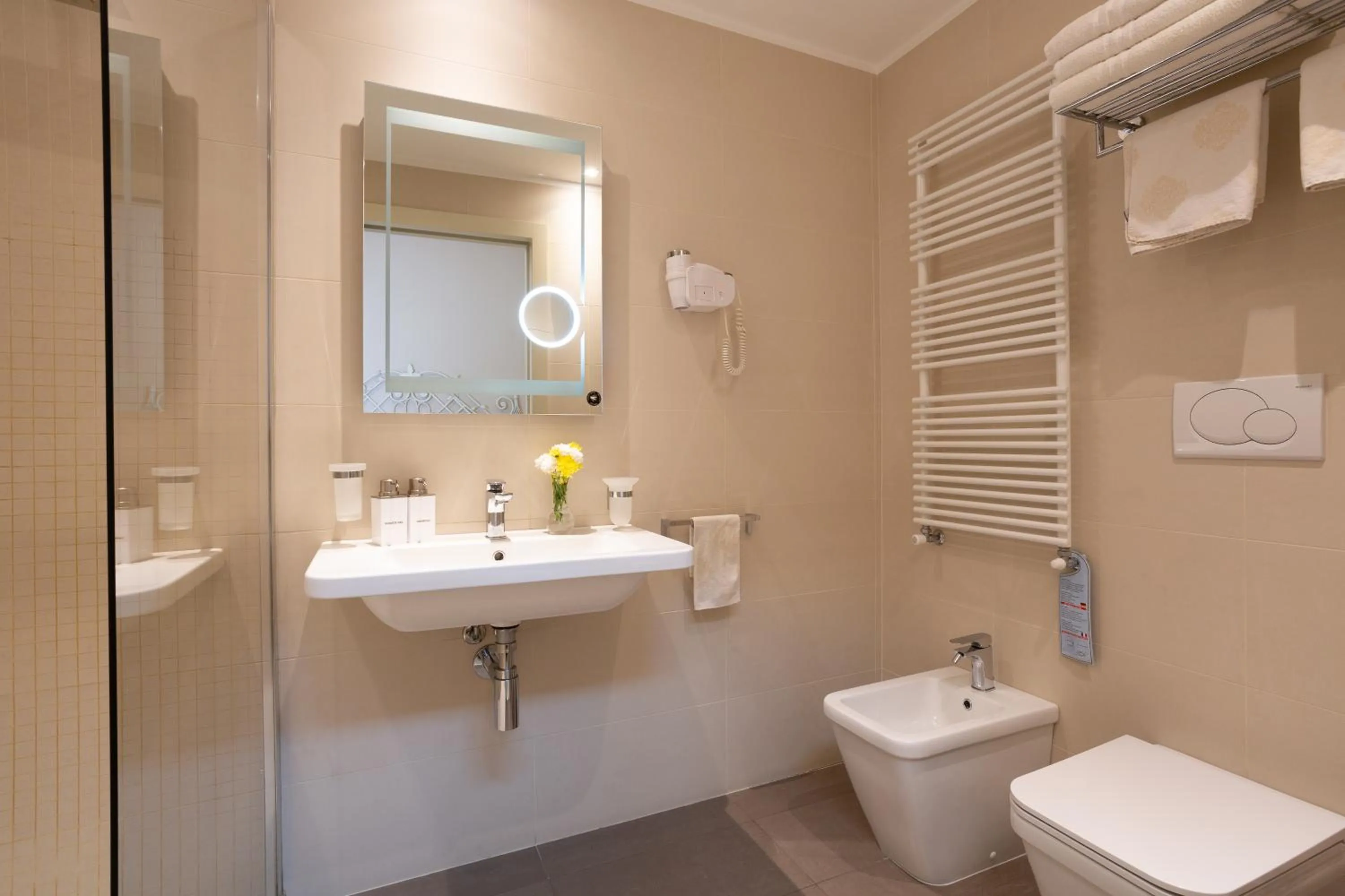 Bathroom in La Castellana Loft Hotel