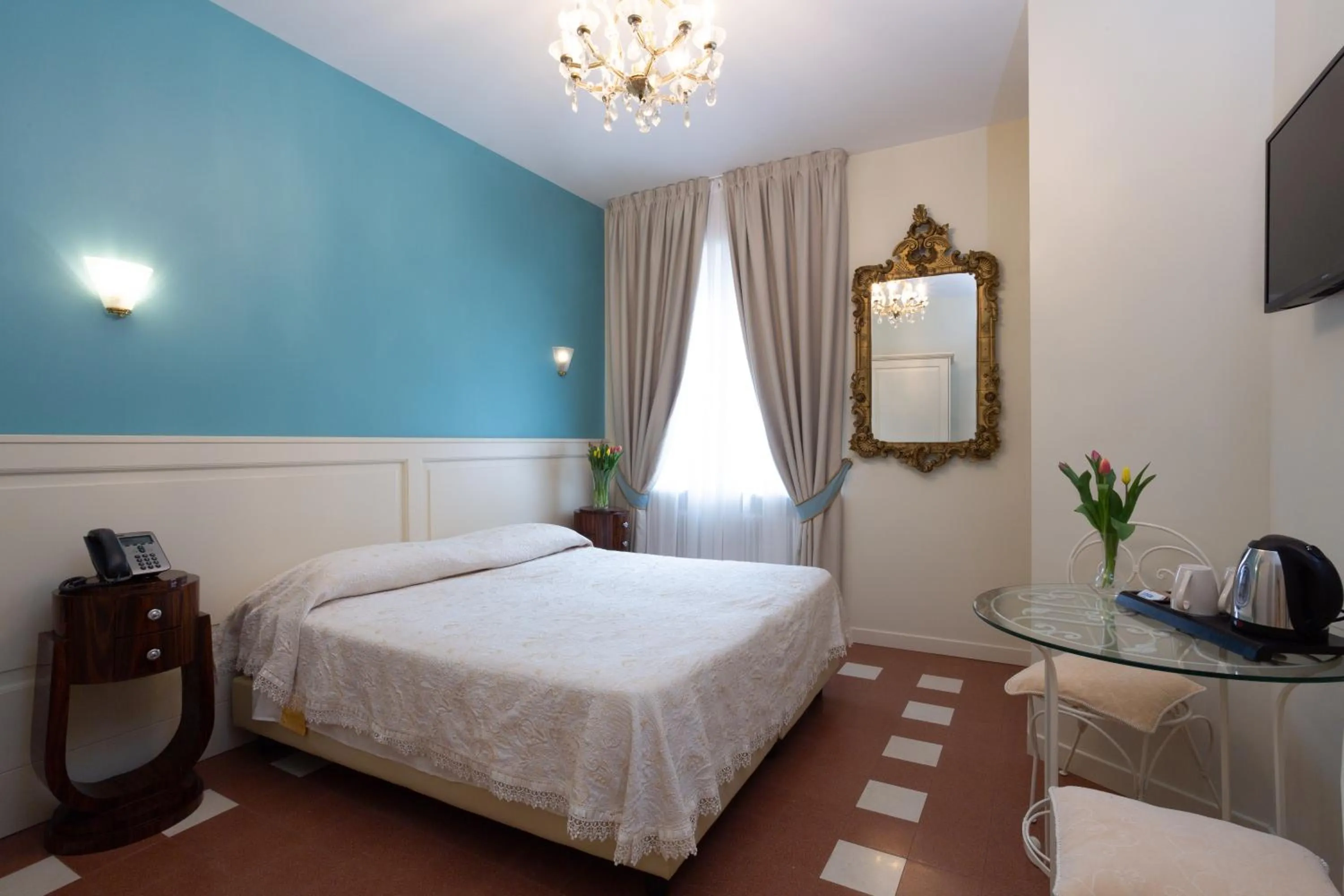Double or Twin Room with Garden View in La Castellana Loft Hotel