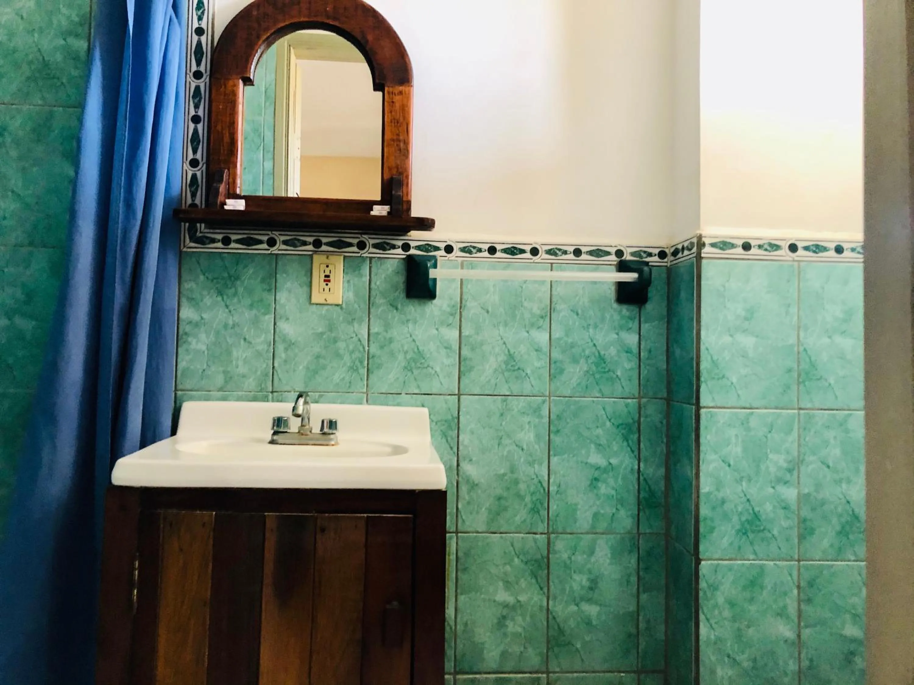 Bathroom in Hotel Paraíso del Pescador by Rotamundos
