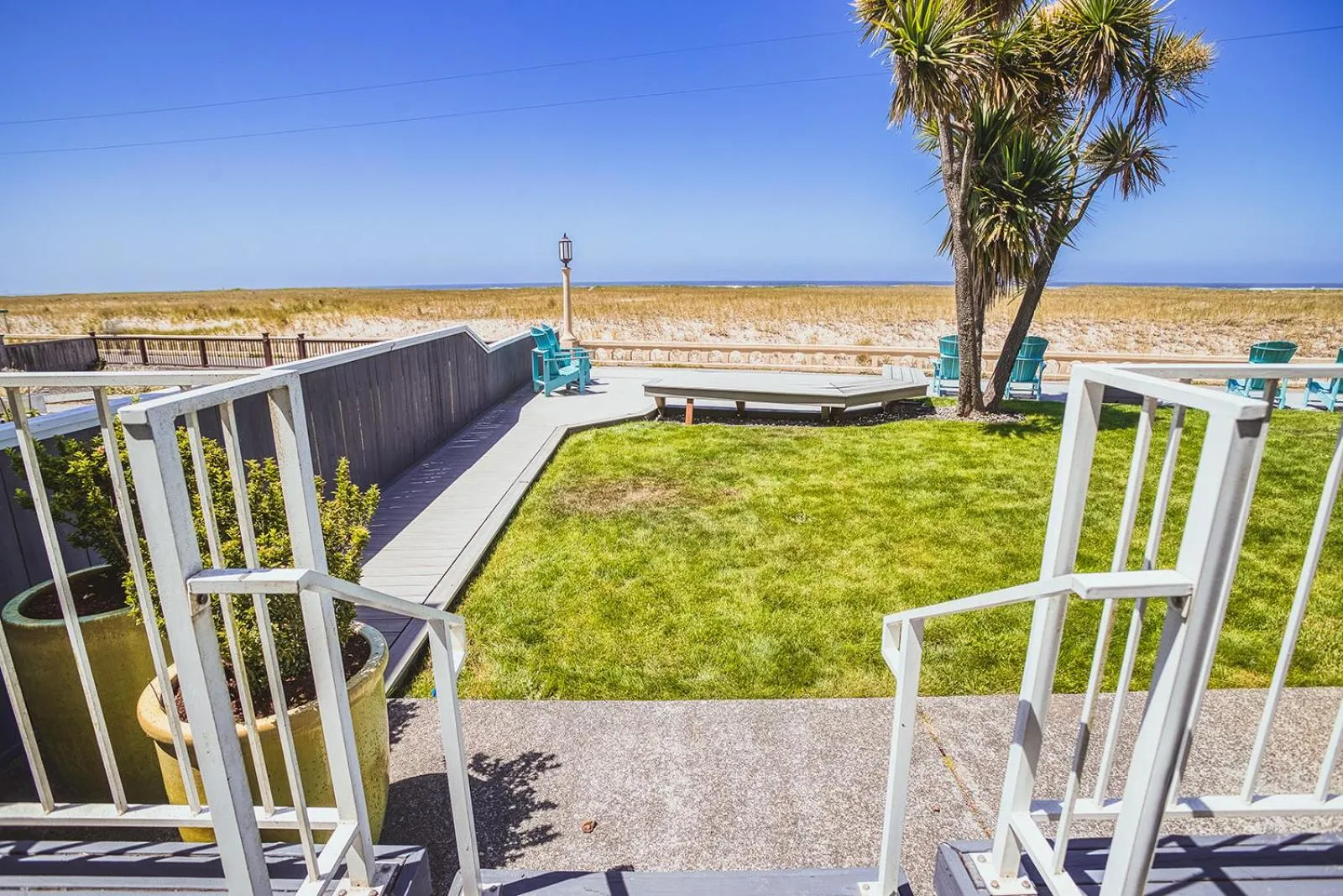 Patio in Inn of the Four Winds Seaside Oceanfront