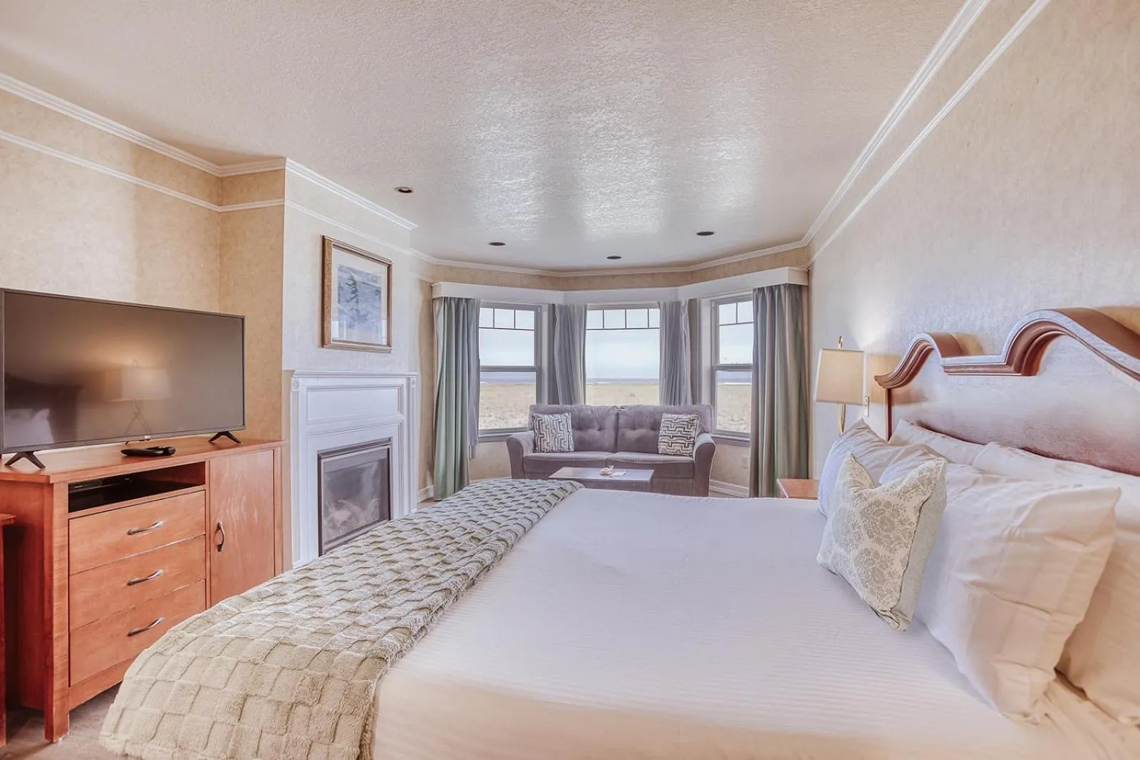 Bedroom, Bed in Inn of the Four Winds Seaside Oceanfront