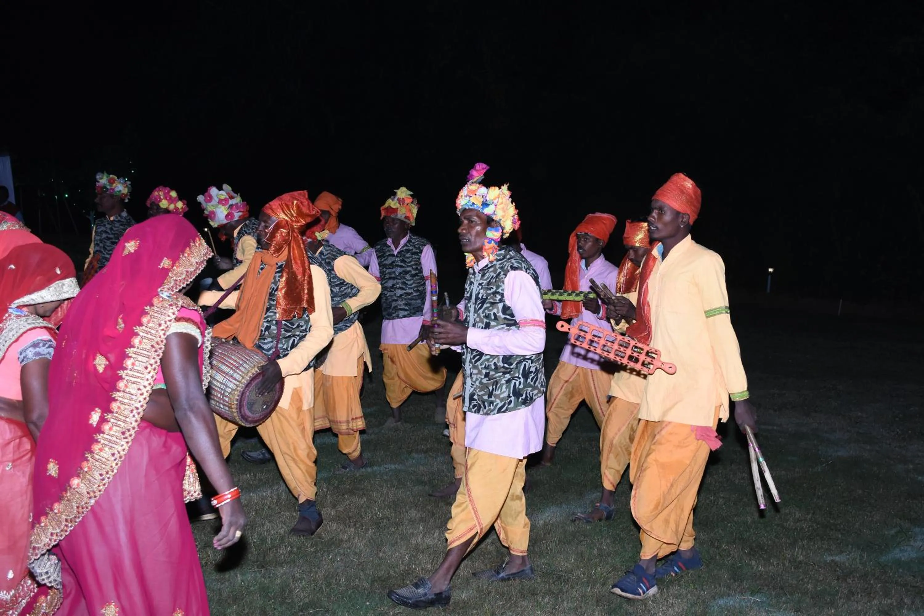 Evening entertainment in Olive