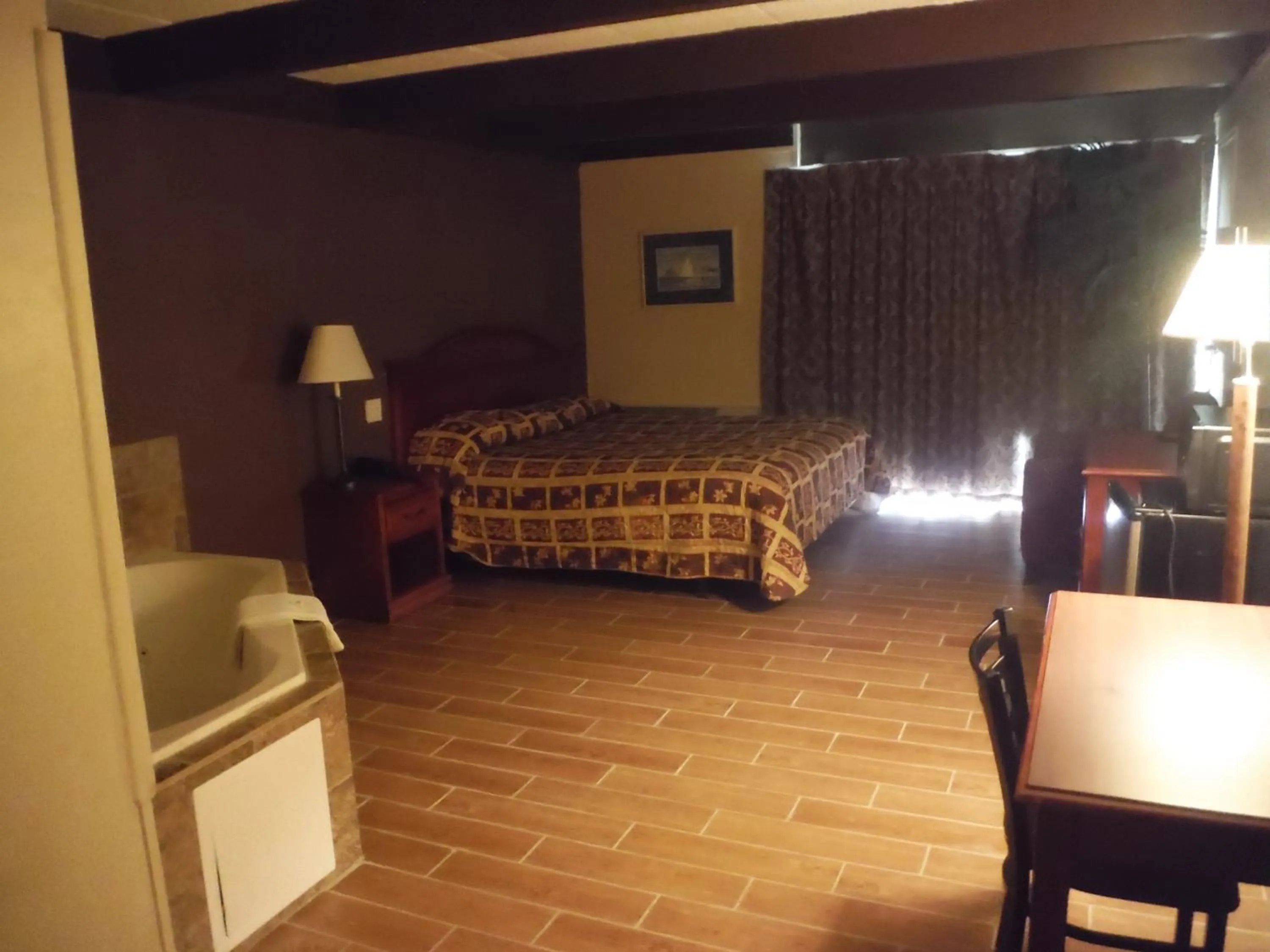 Bedroom, Bed in Budgetel Inn & Suites Hotel