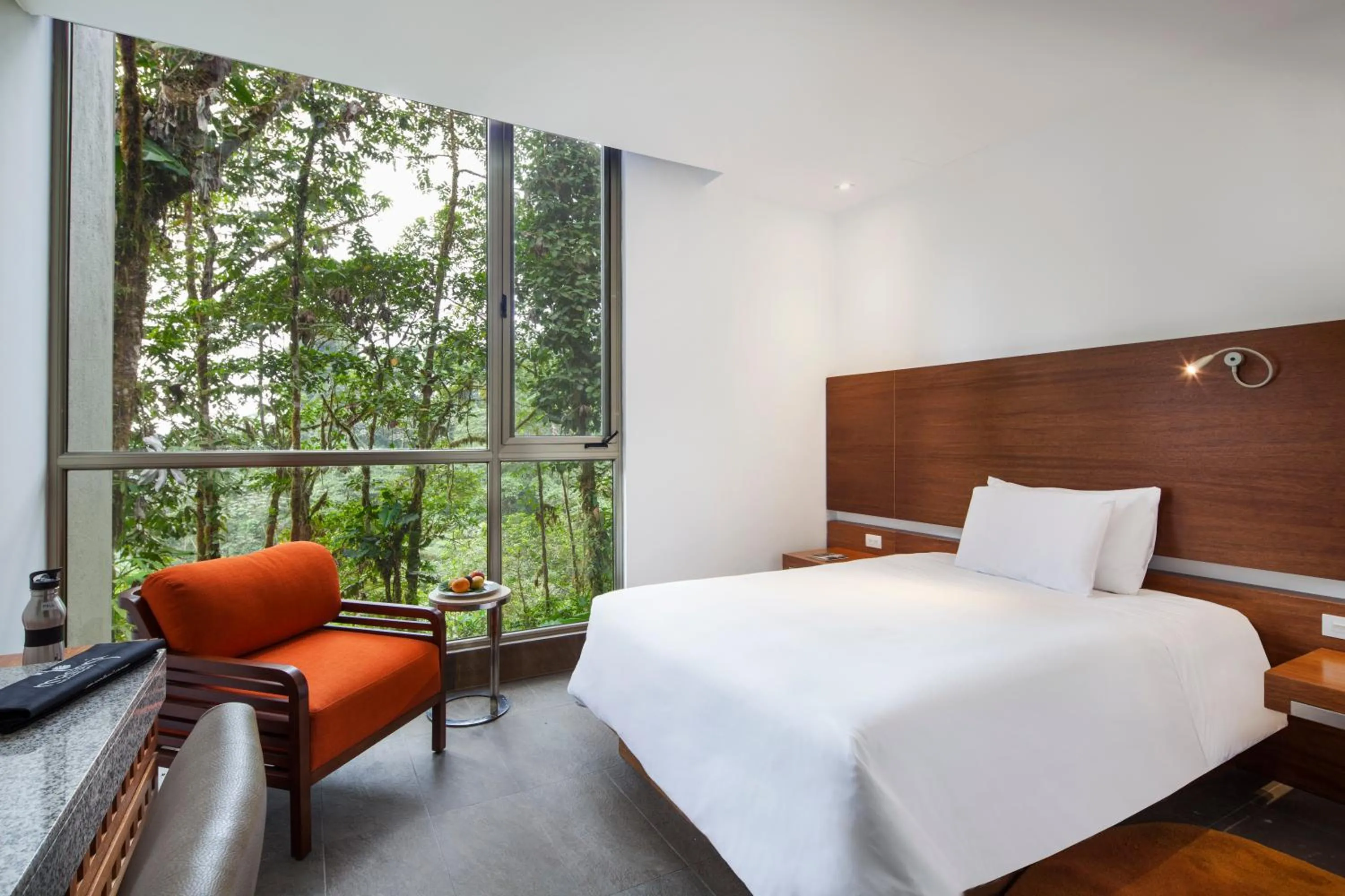 Photo of the whole room, Bed in Mashpi Lodge