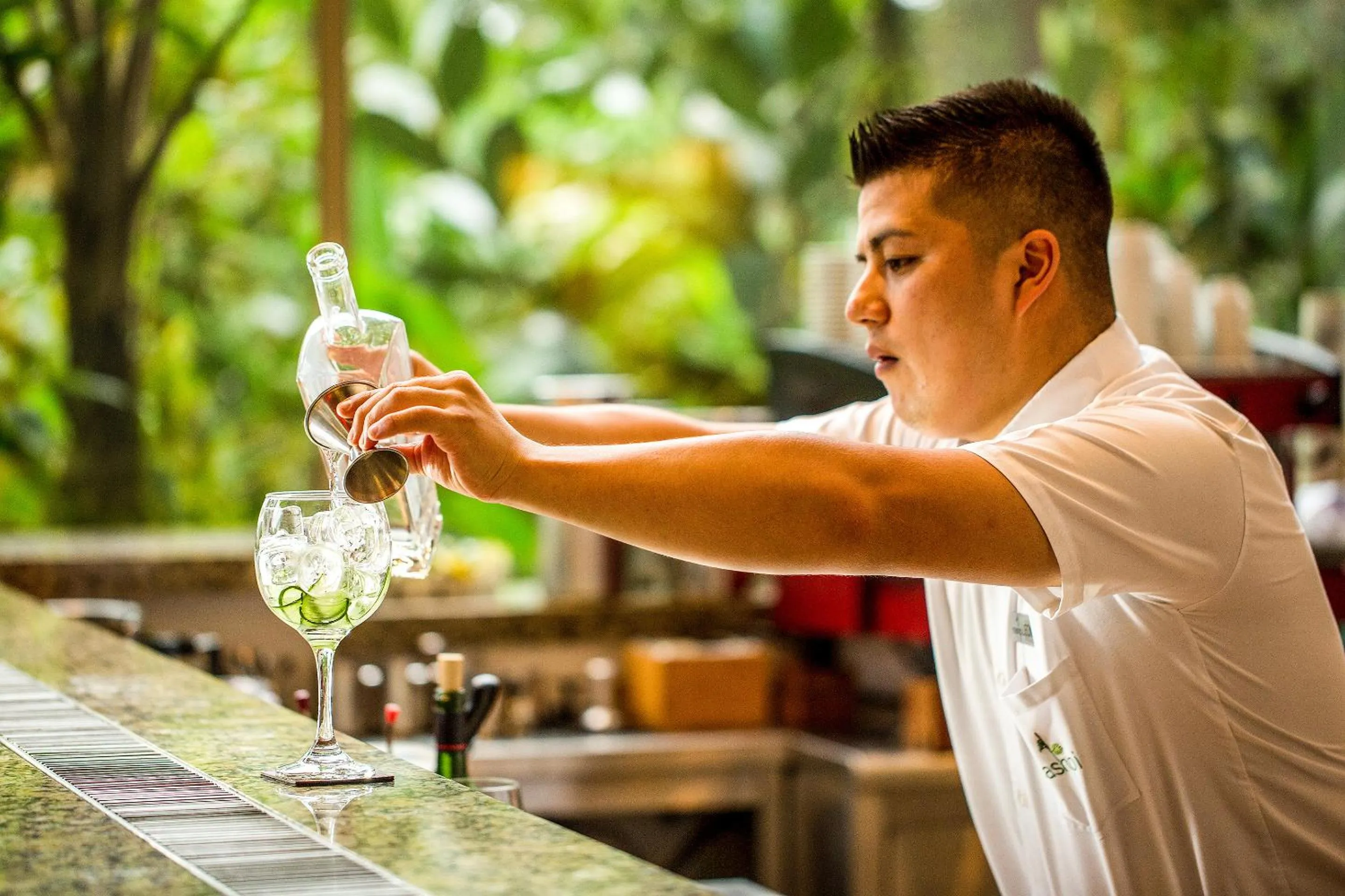 Lounge or bar in Mashpi Lodge