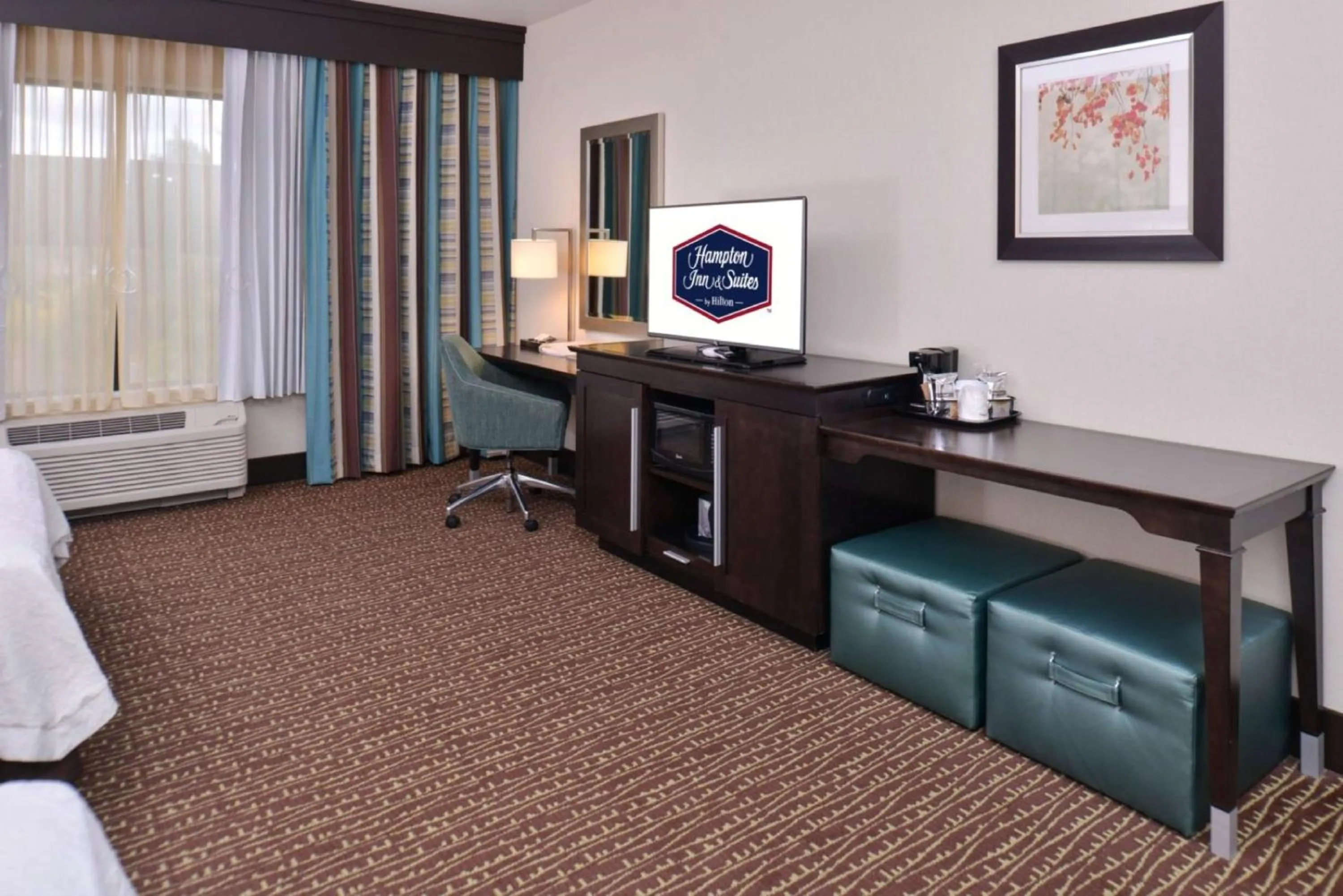 Bedroom, Bed in Hampton Inn & Suites Bend