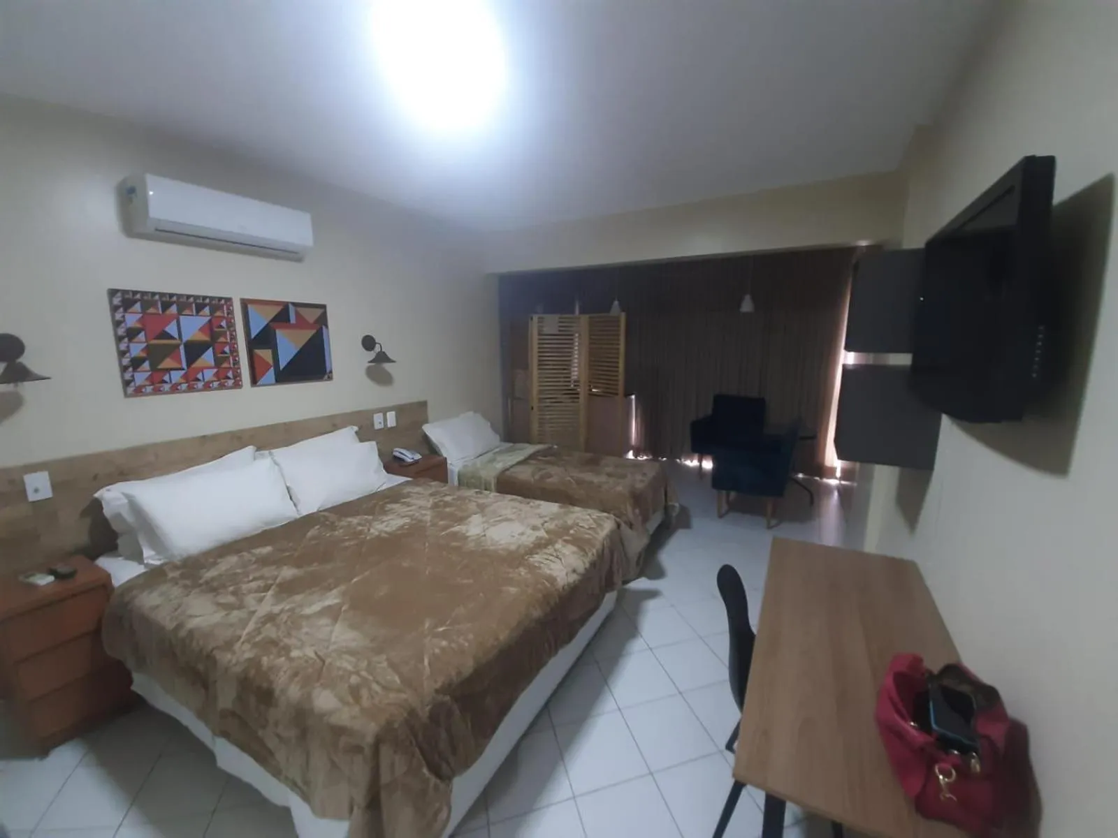 Bed in Garvey Park Hotel