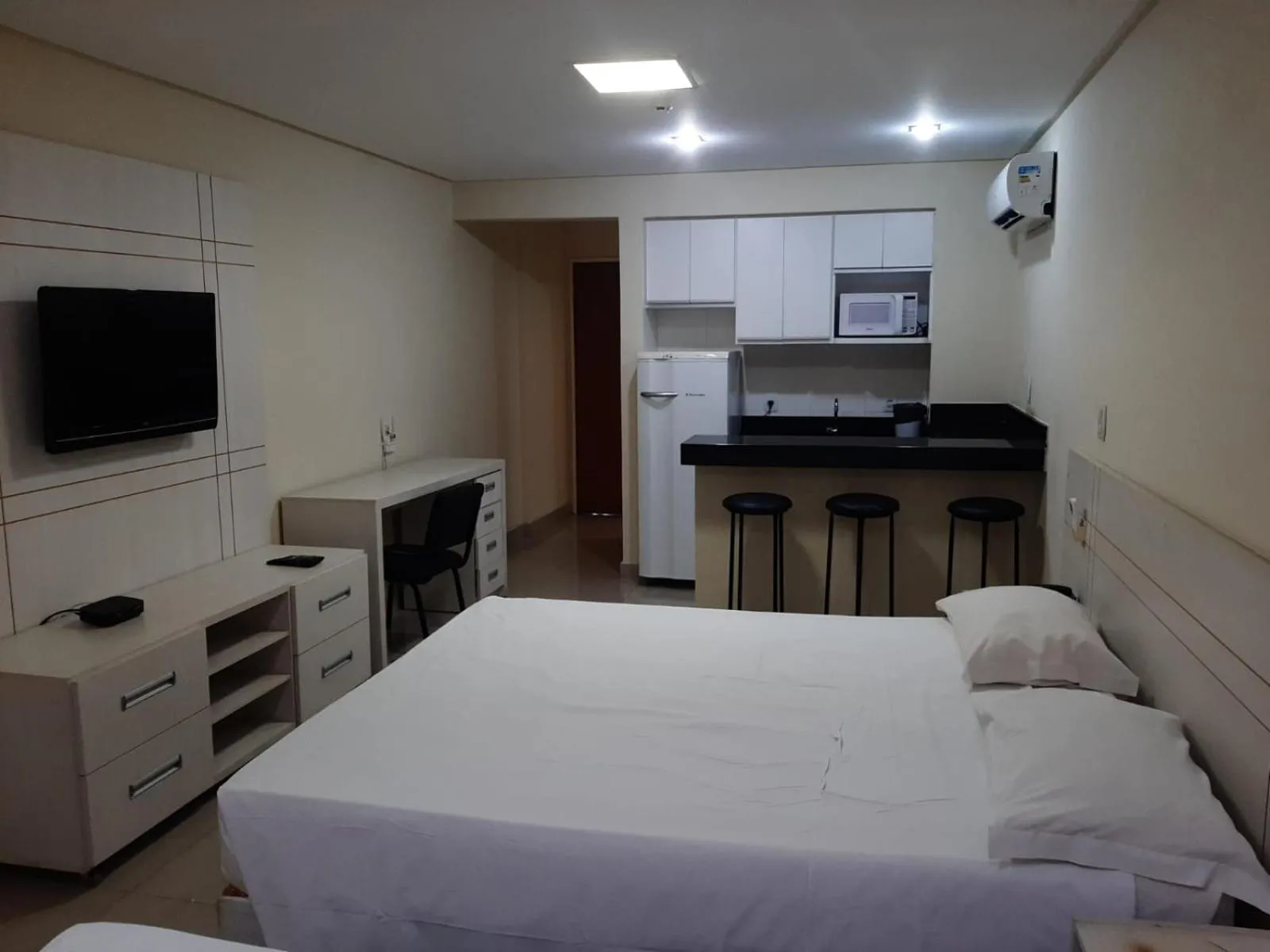 Bed in Garvey Park Hotel