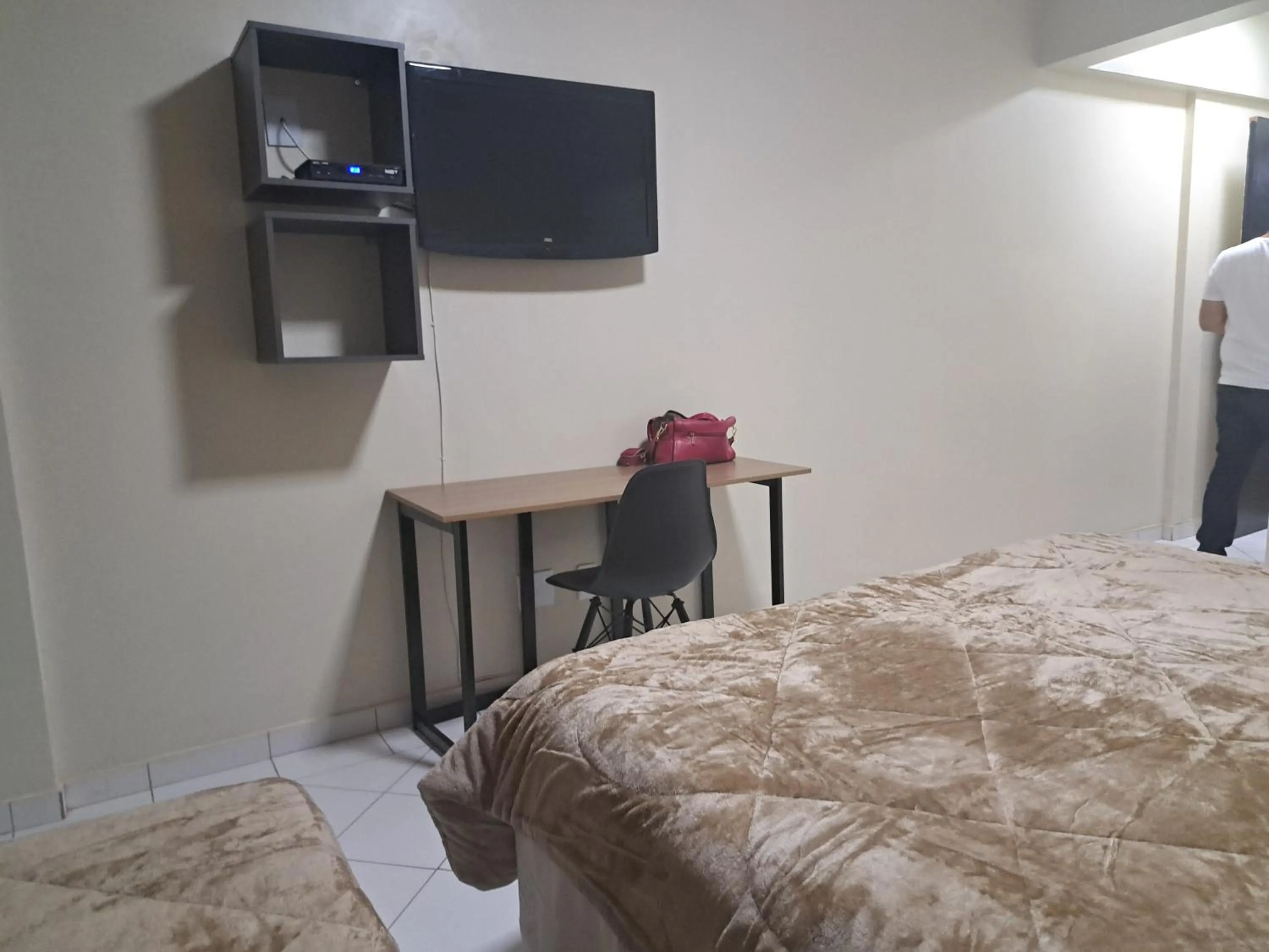 TV and multimedia, Bed in Garvey Park Hotel