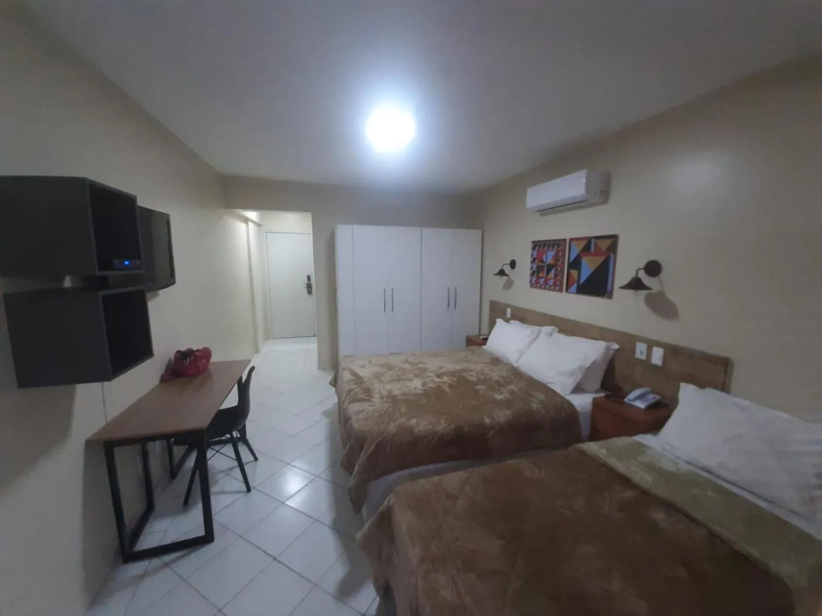 Bed in Garvey Park Hotel