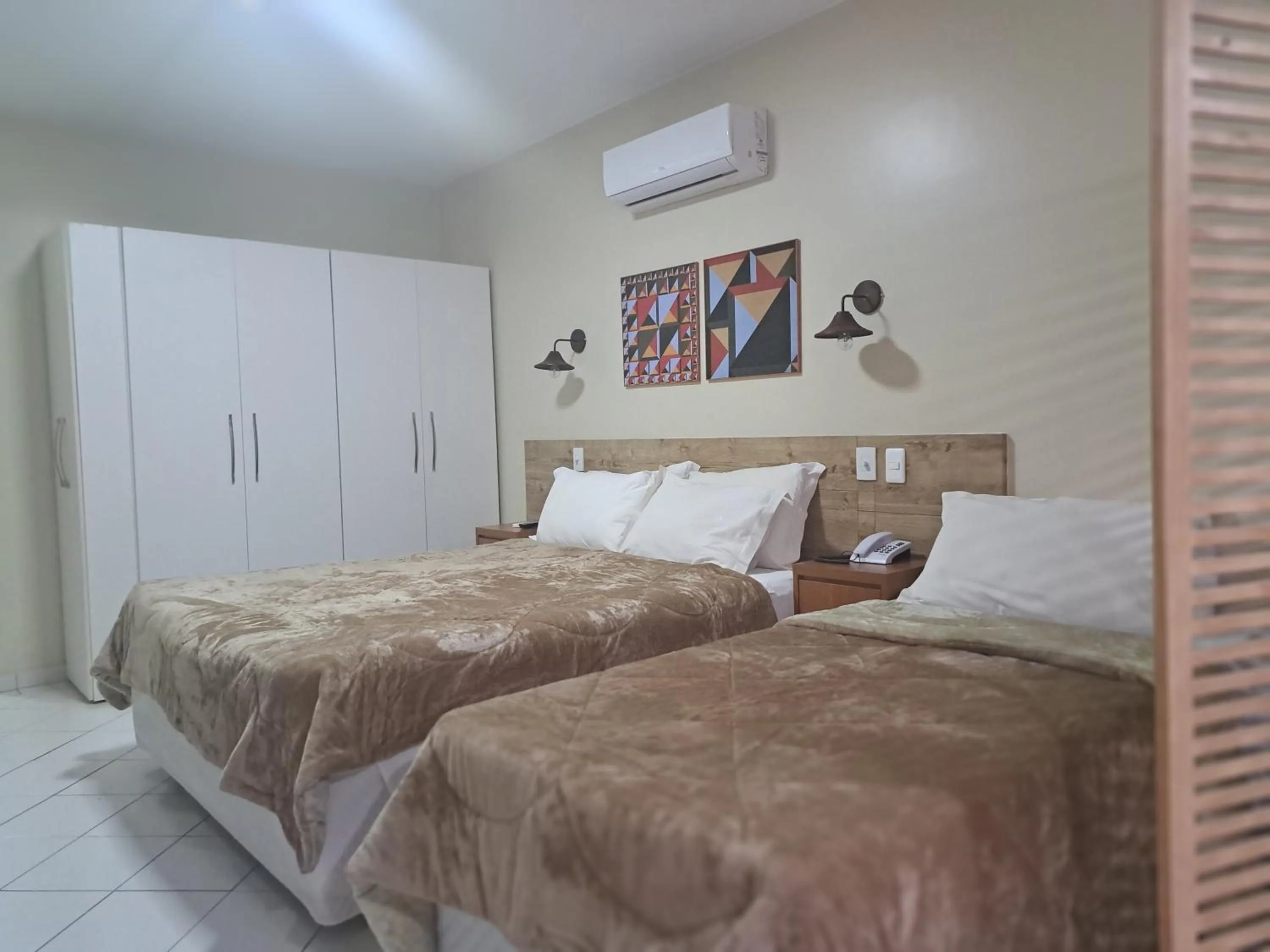 Bed in Garvey Park Hotel