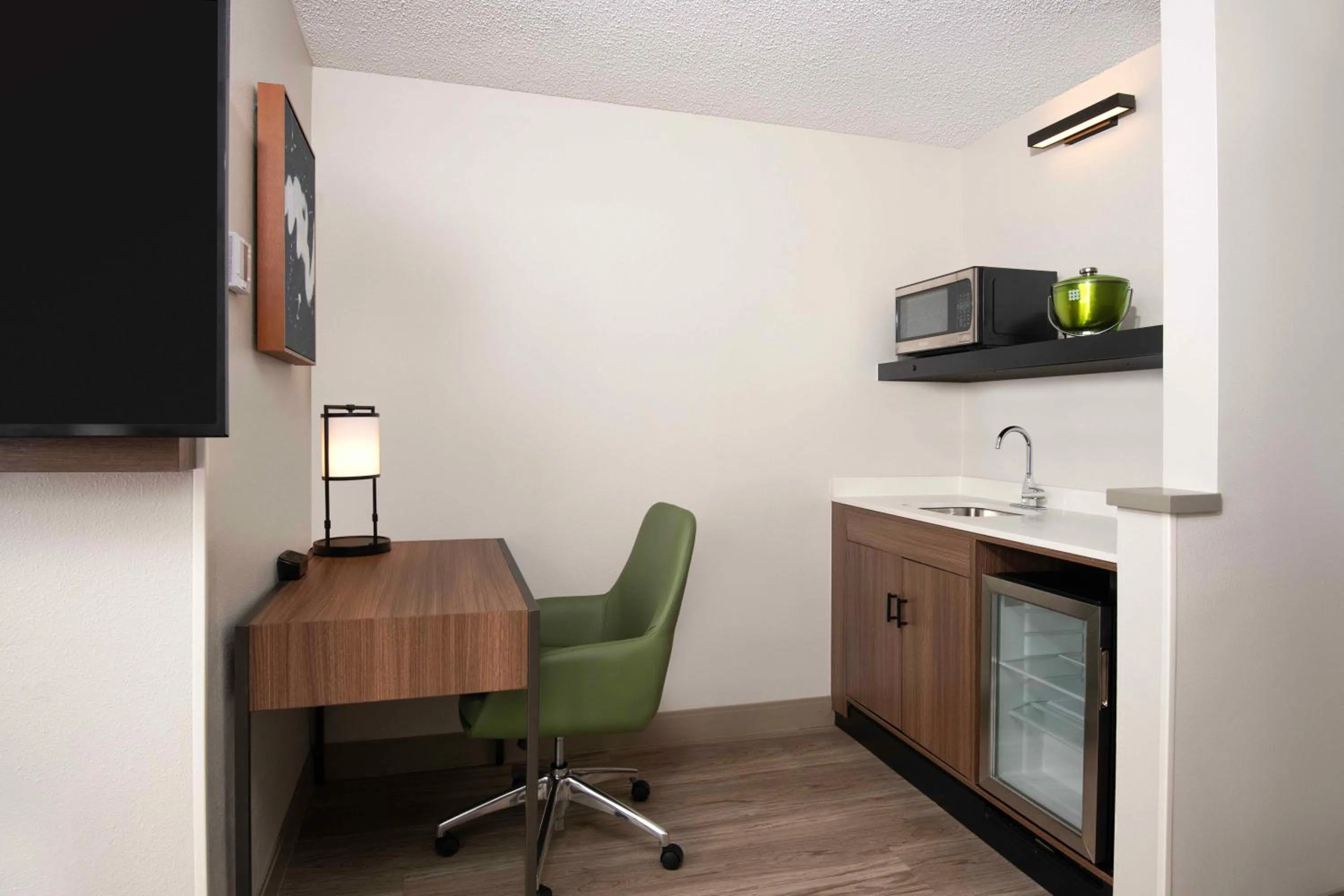 Kitchen or kitchenette in Hyatt Place Denver-South/Park Meadows