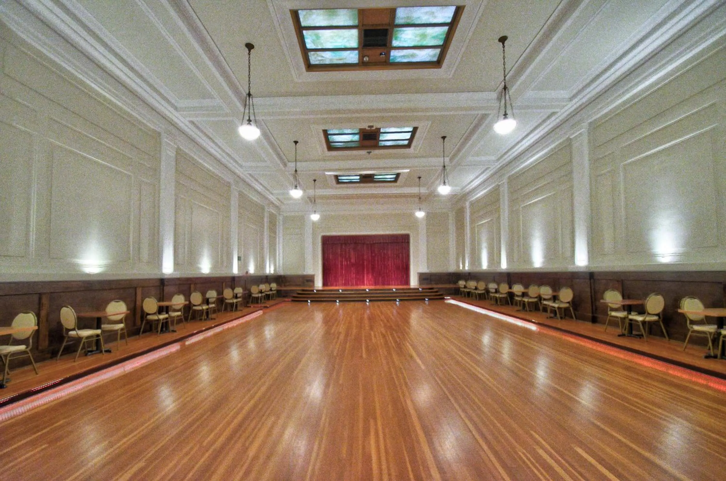 Centralia Square Grand Ballroom and Vintage Hotel