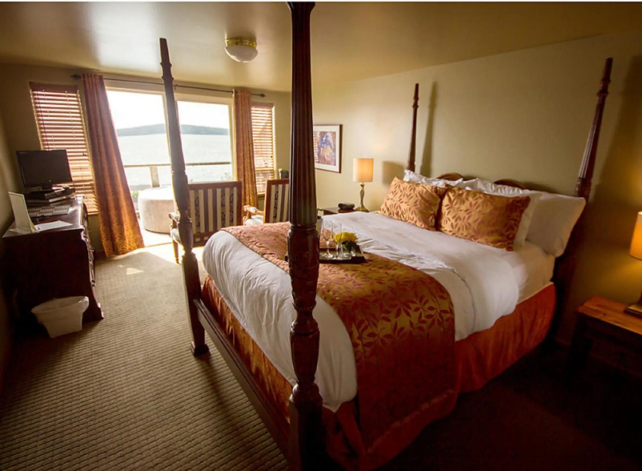 Bed in Camano Island Inn