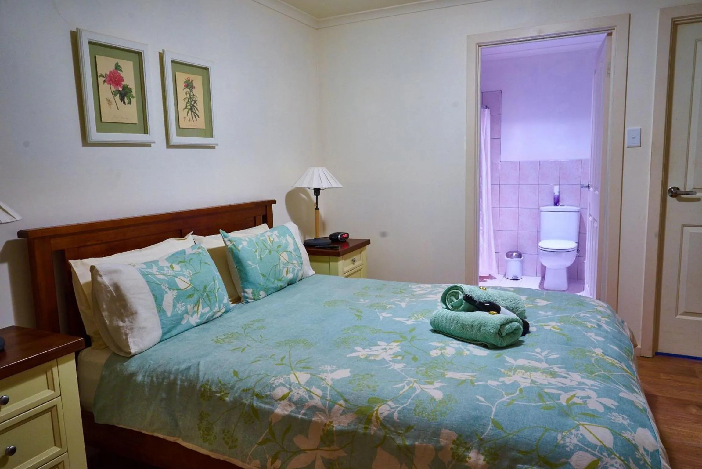 Bed in Underground Bed & Breakfast