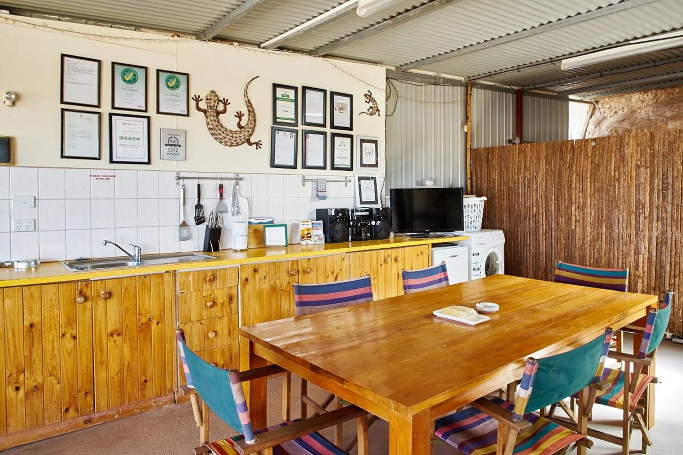 BBQ facilities in Underground Bed & Breakfast