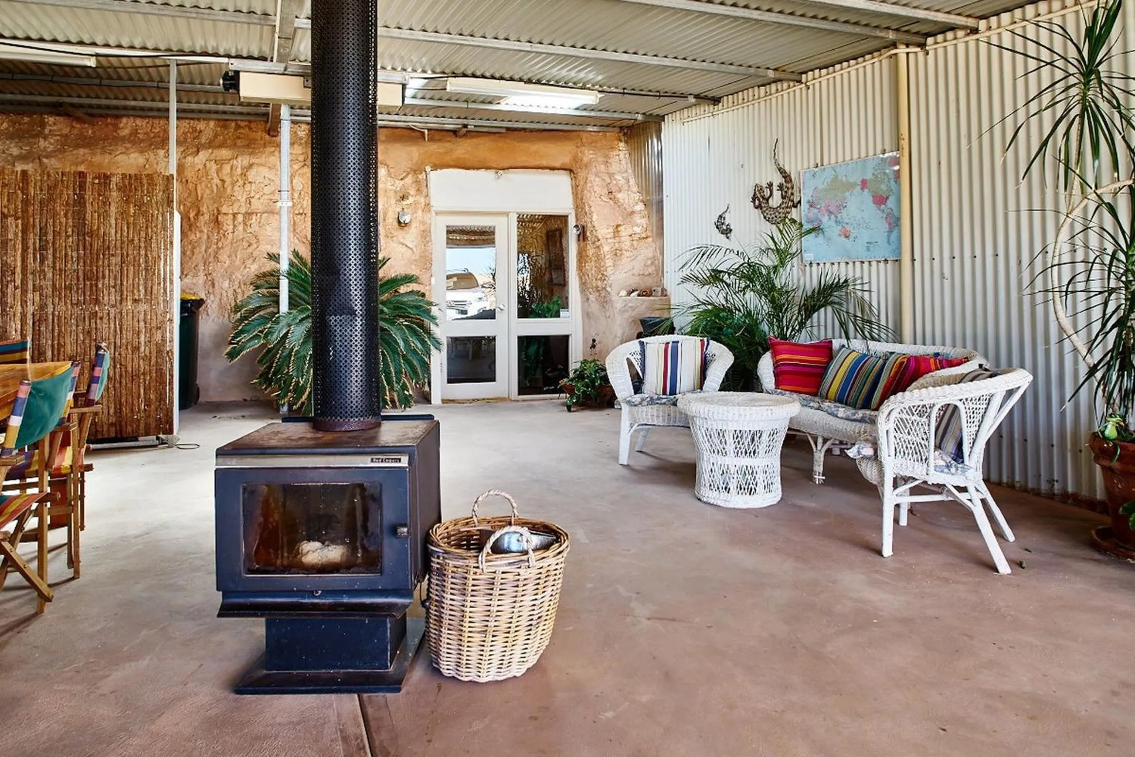 BBQ facilities in Underground Bed & Breakfast