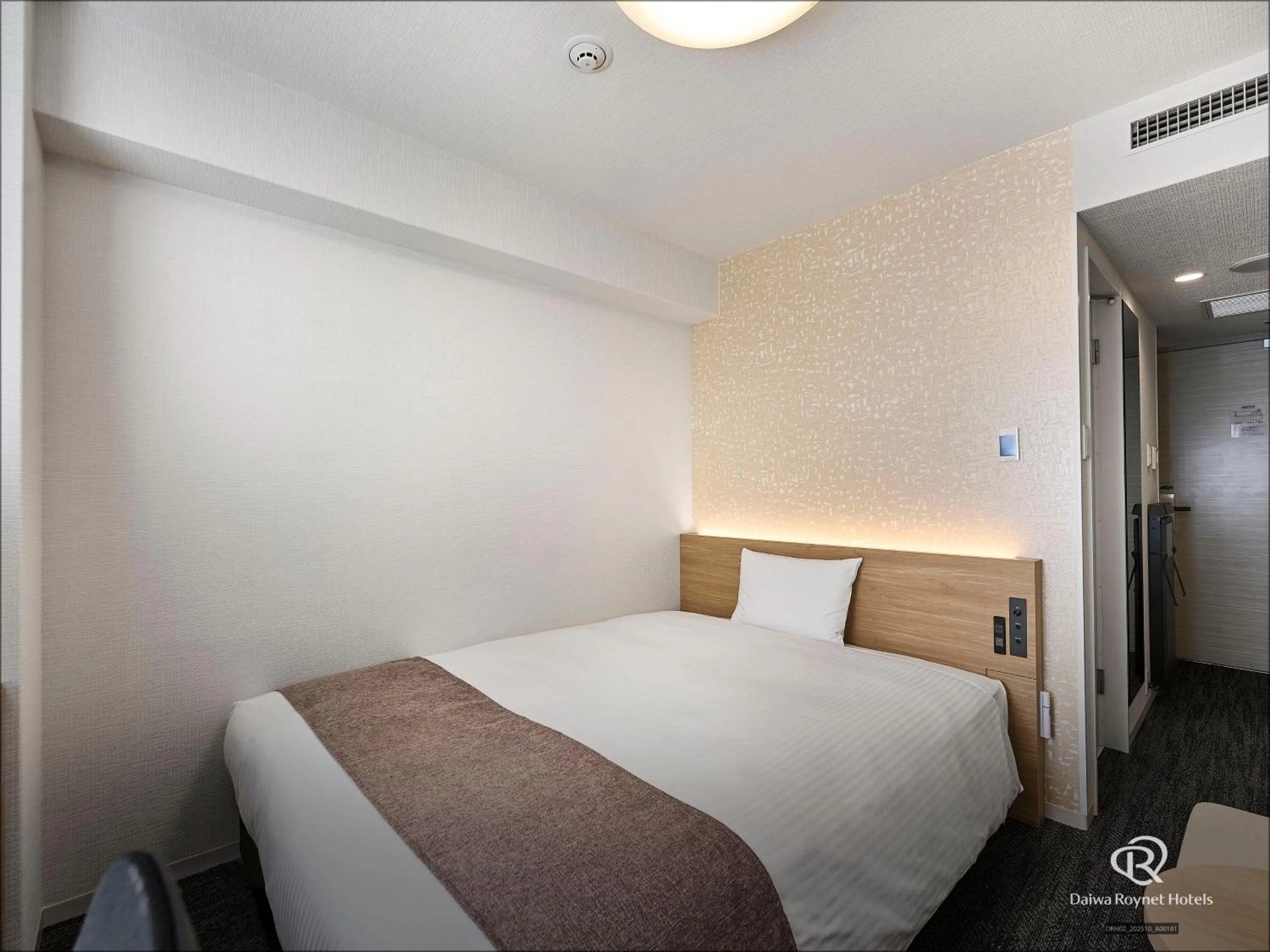 Bed in Daiwa Roynet Hotel Tokyo Akabane