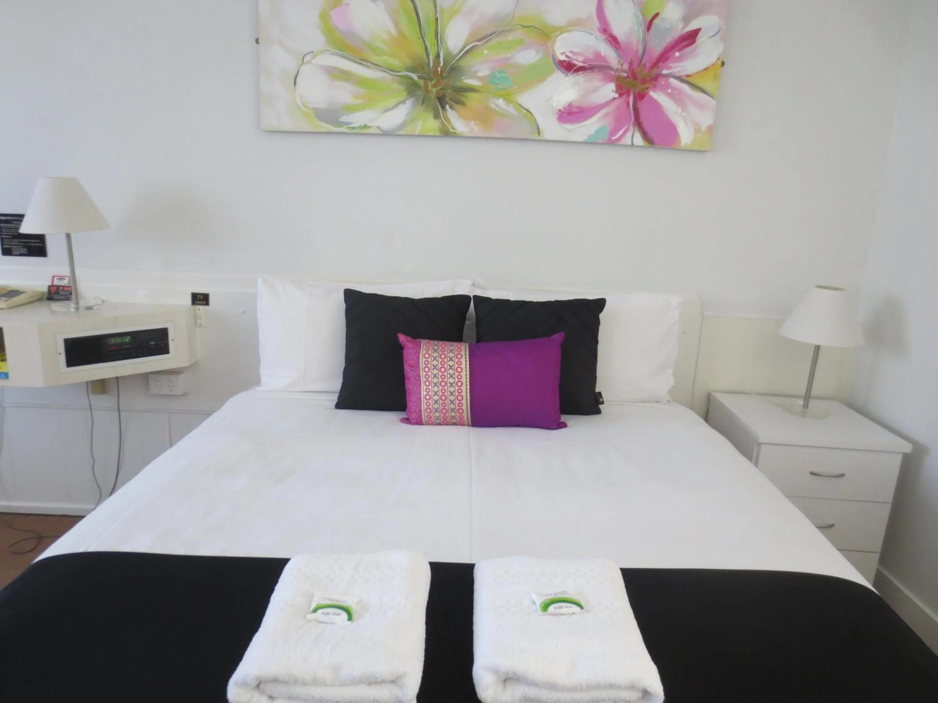 Bed in Aspley Pioneer Motel