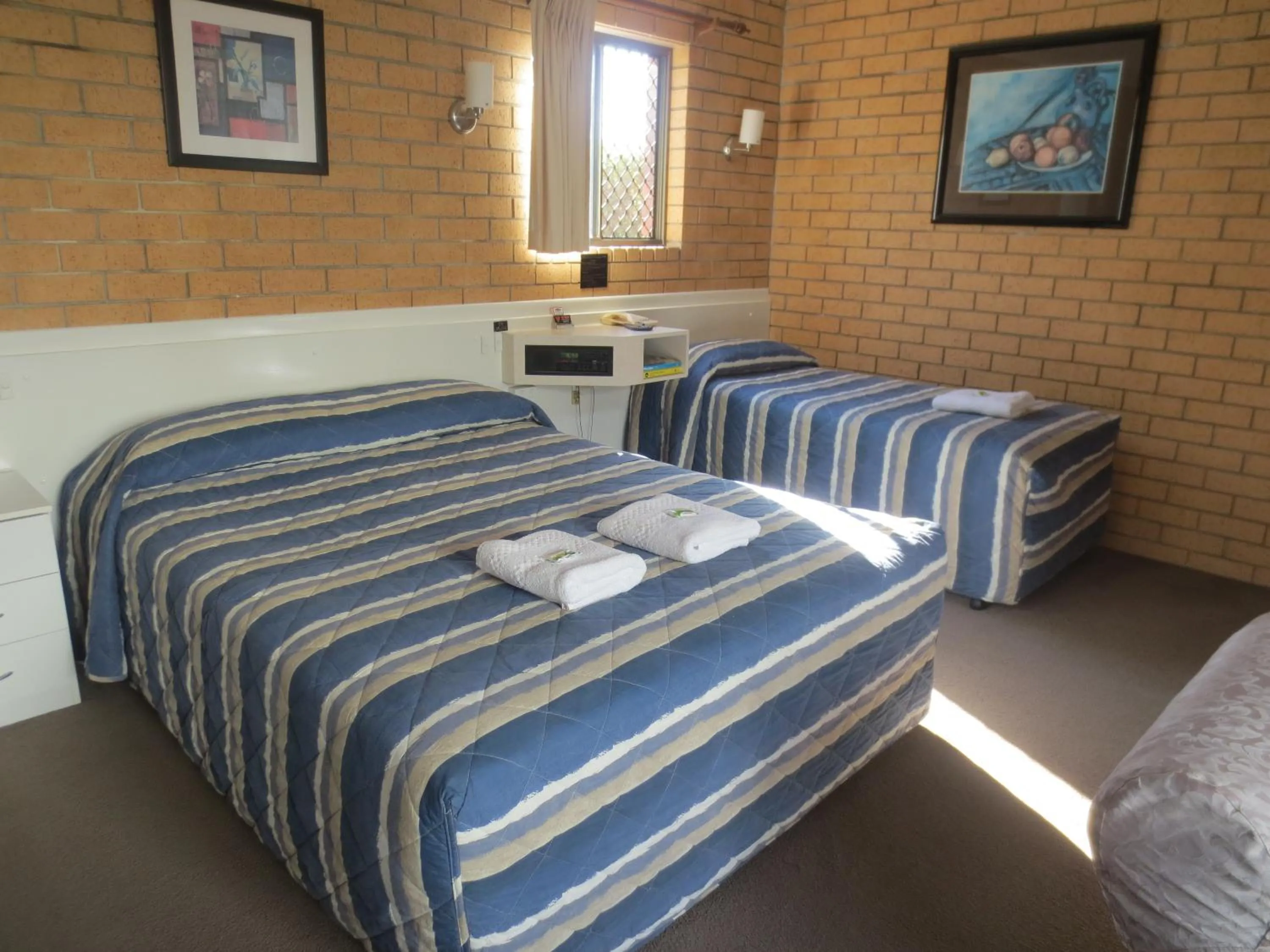 Bed in Aspley Pioneer Motel