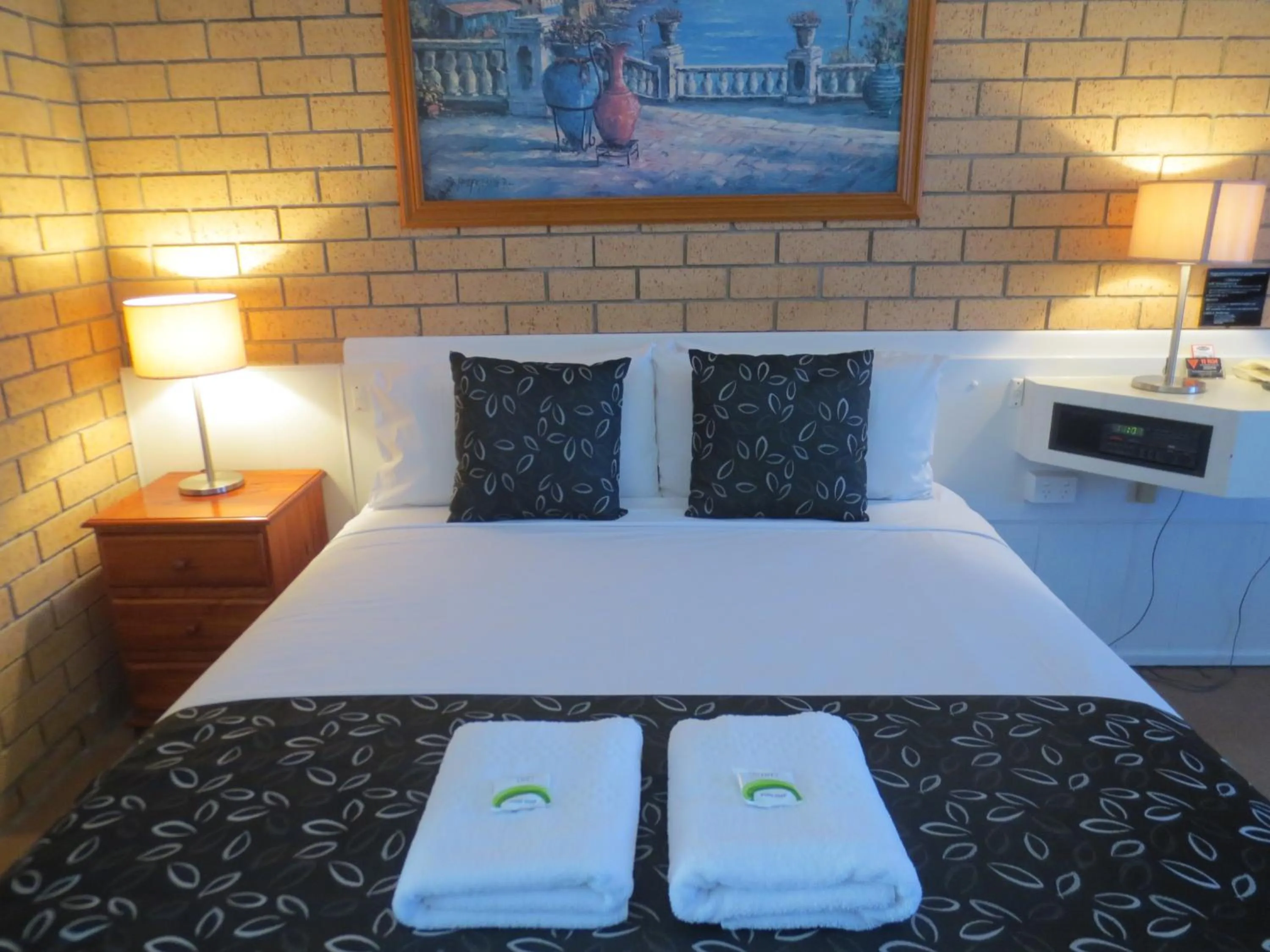 Bed in Aspley Pioneer Motel