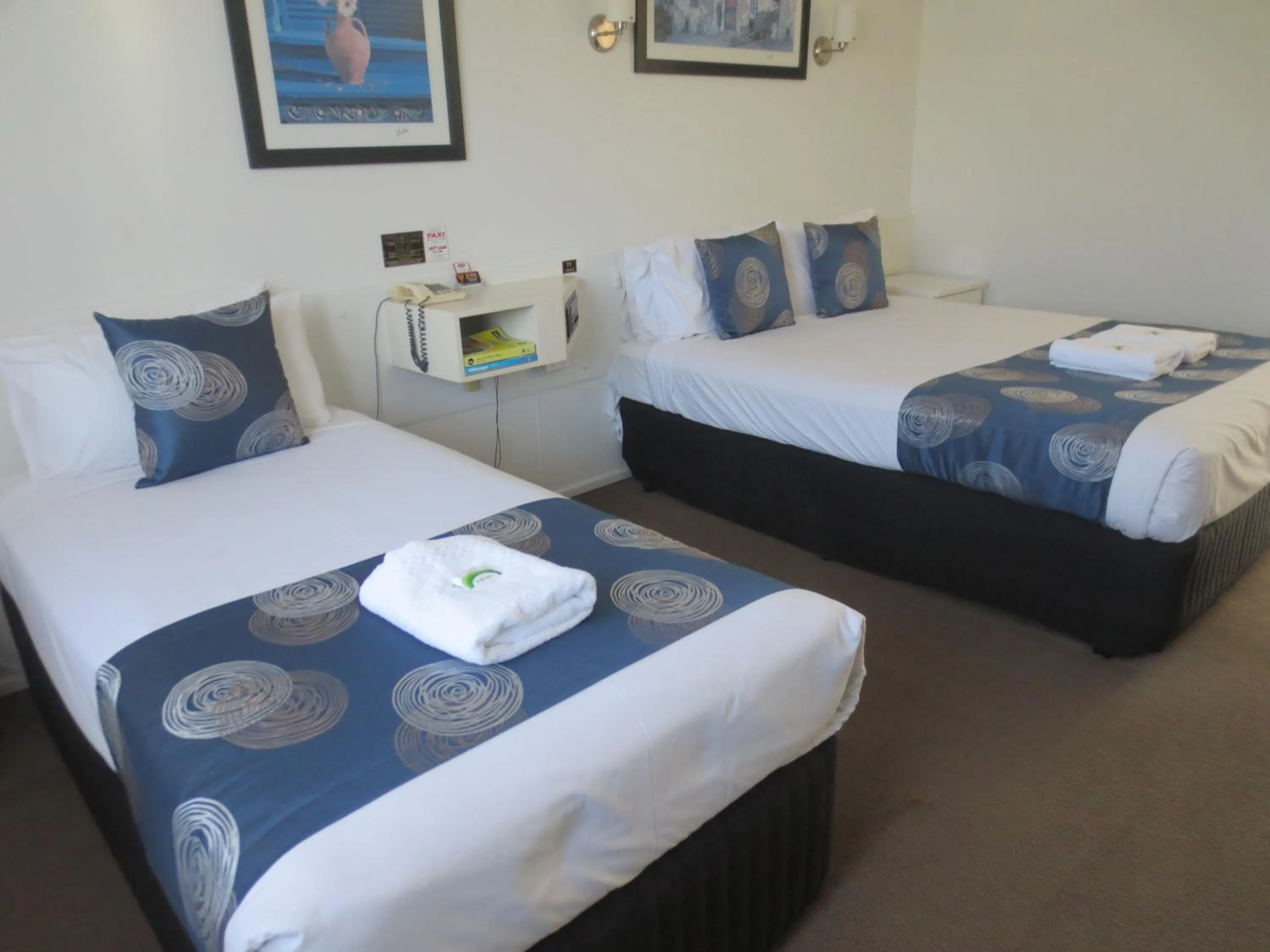 Bed in Aspley Pioneer Motel