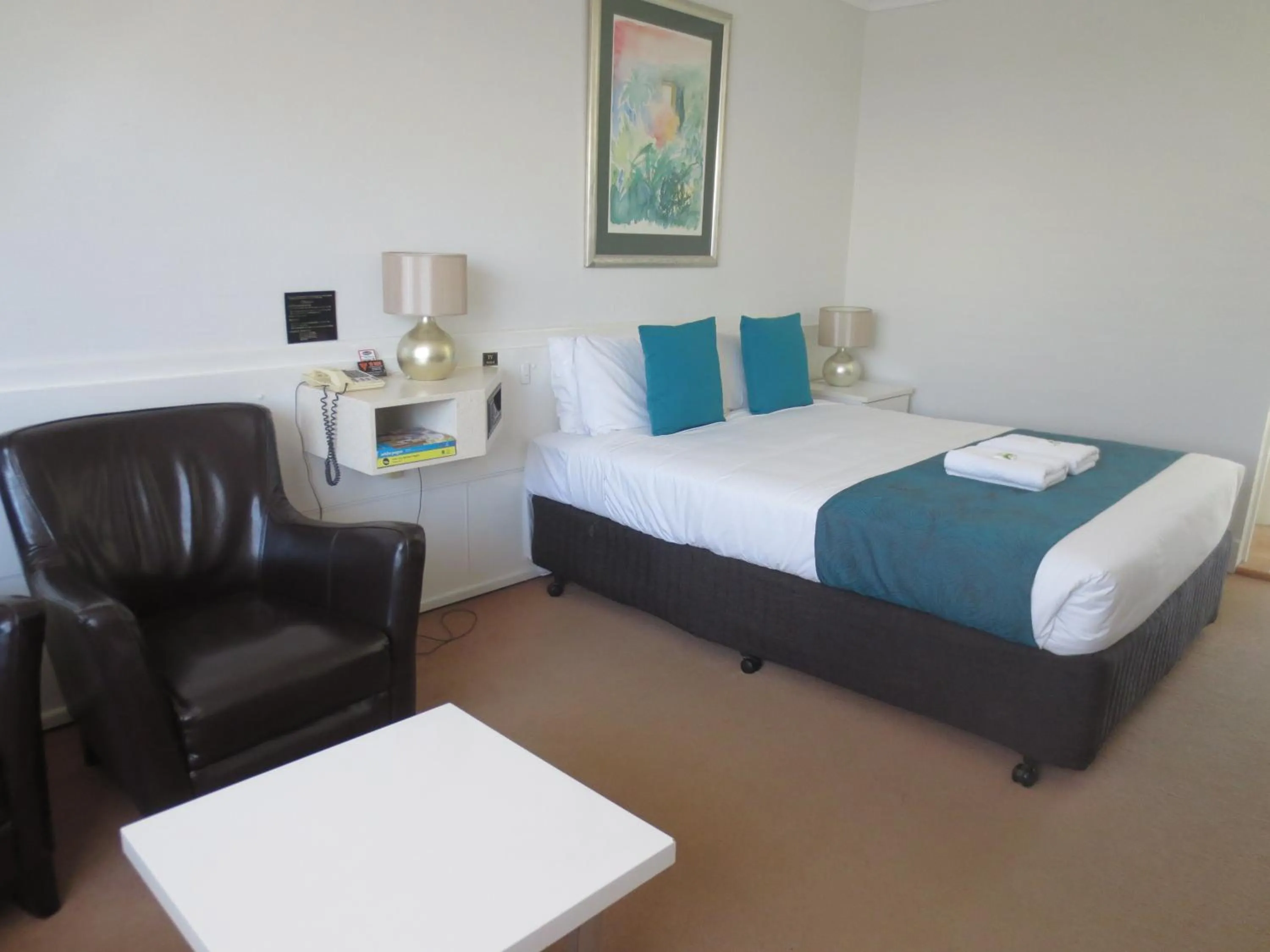 Bed in Aspley Pioneer Motel