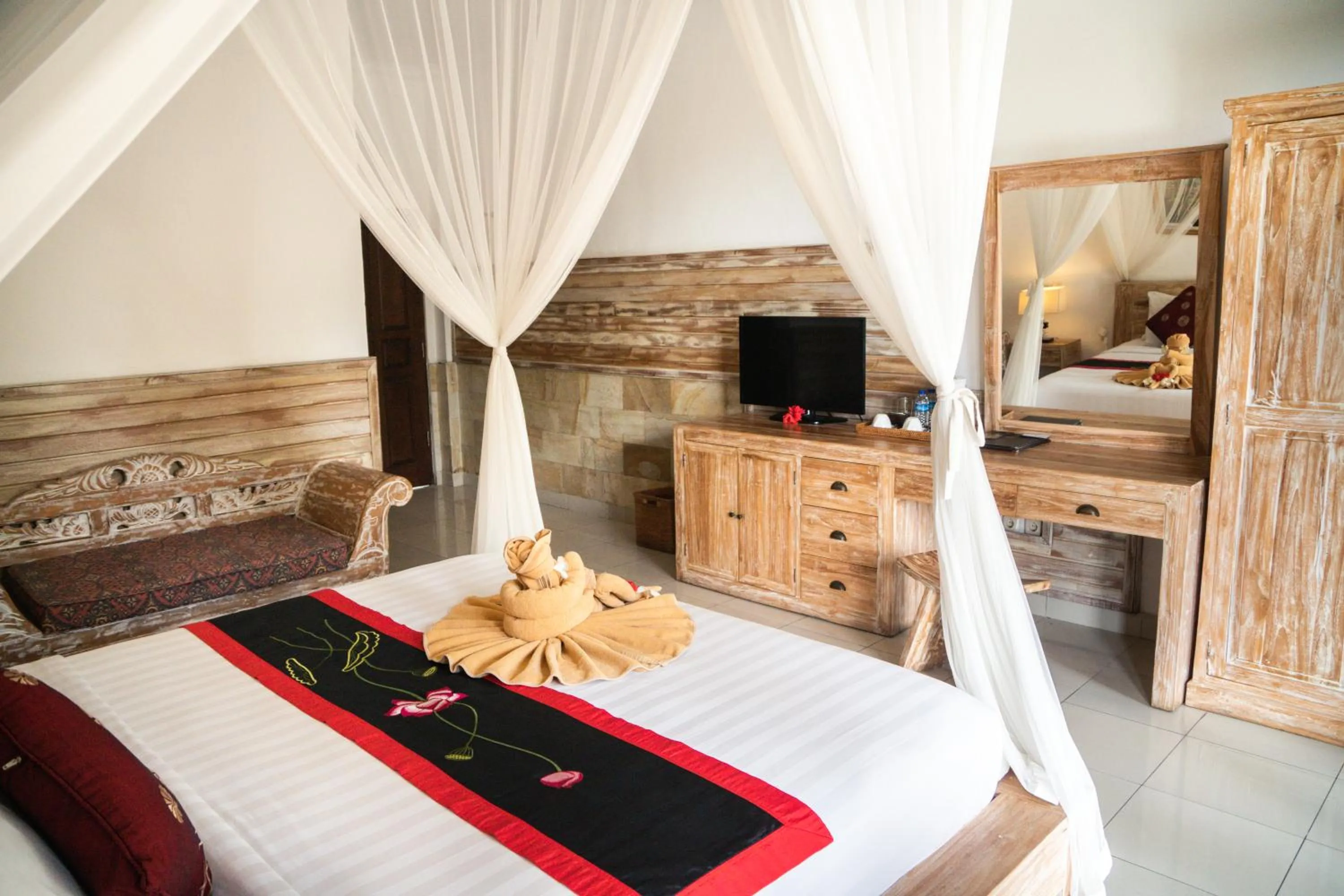 TV and multimedia, Bed in Alam Terrace Cottages