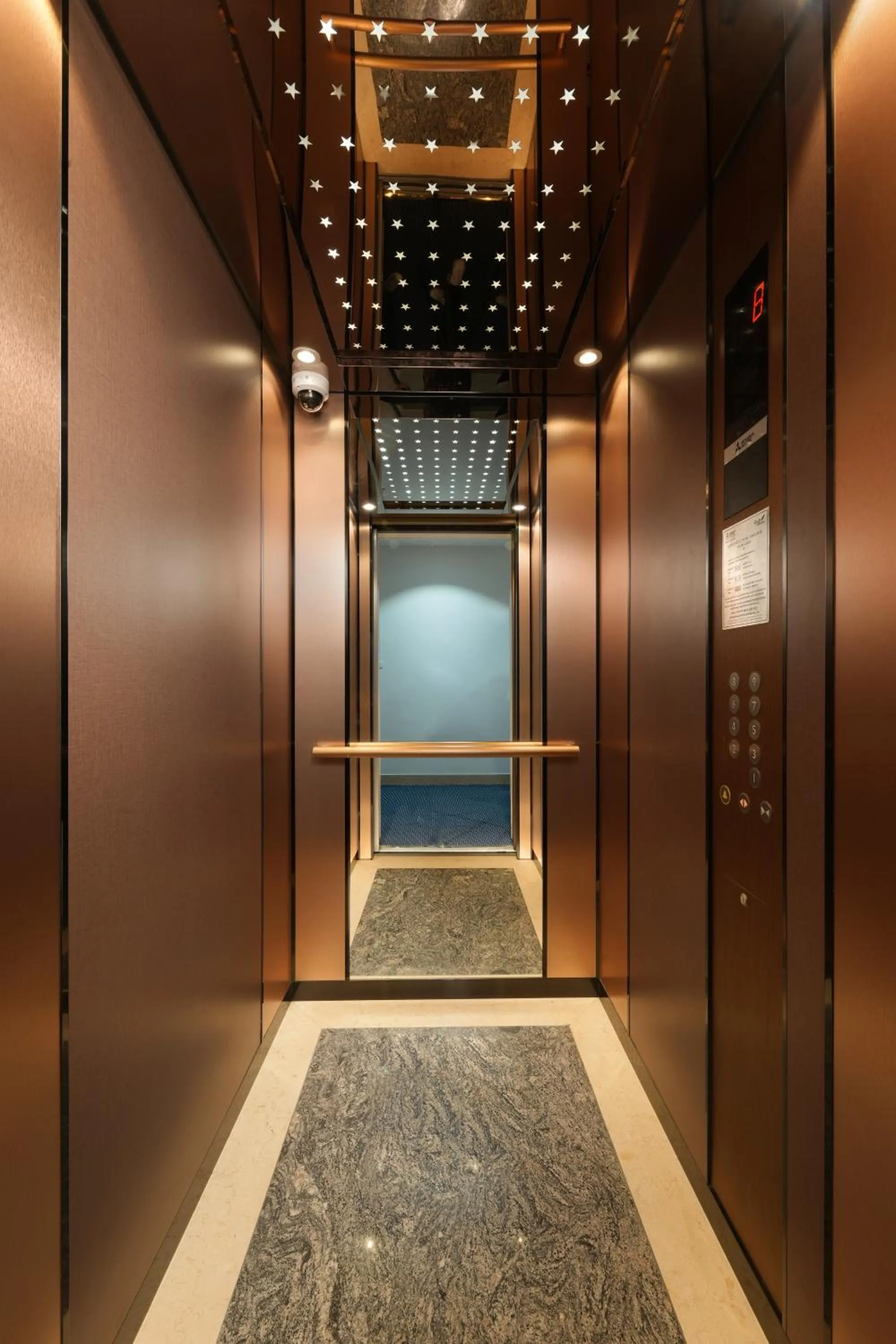 elevator in SQ Hang Gai Hotel & Spa