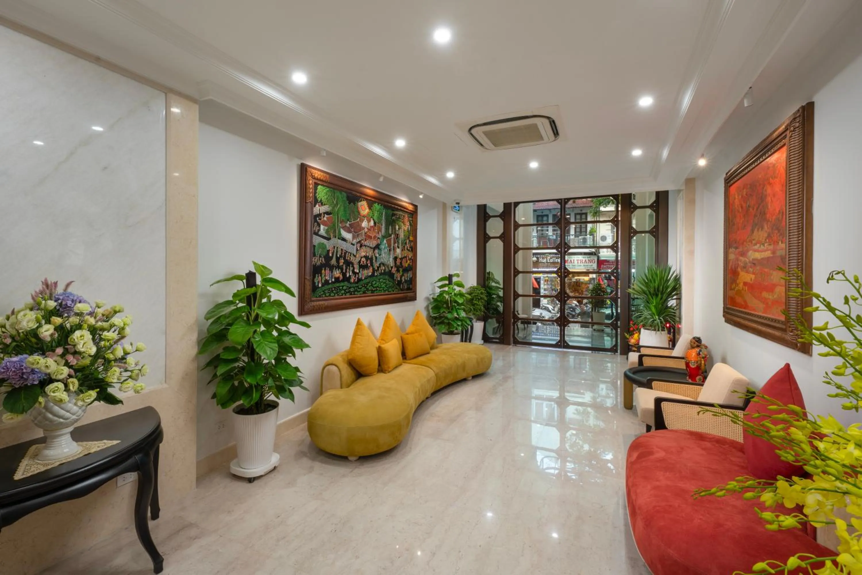Lobby or reception in SQ Hang Gai Hotel & Spa