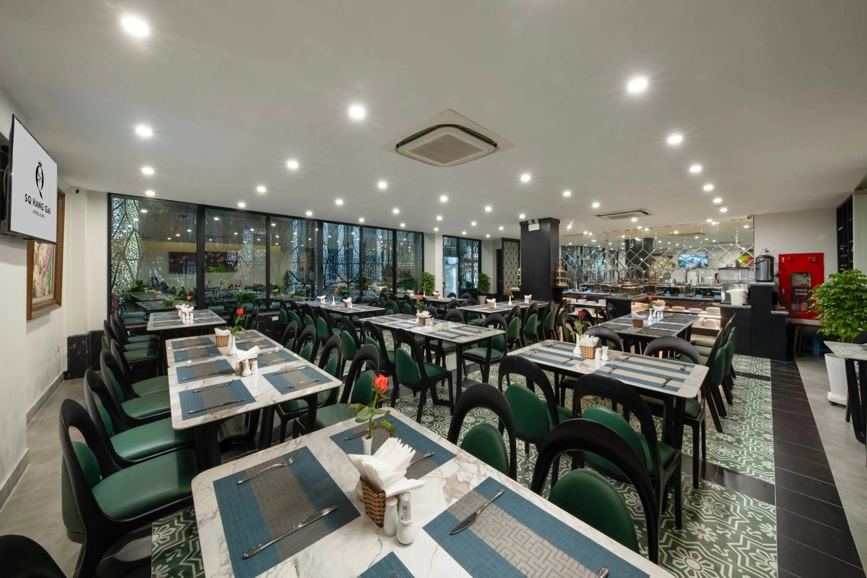 Restaurant/places to eat in SQ Hang Gai Hotel & Spa