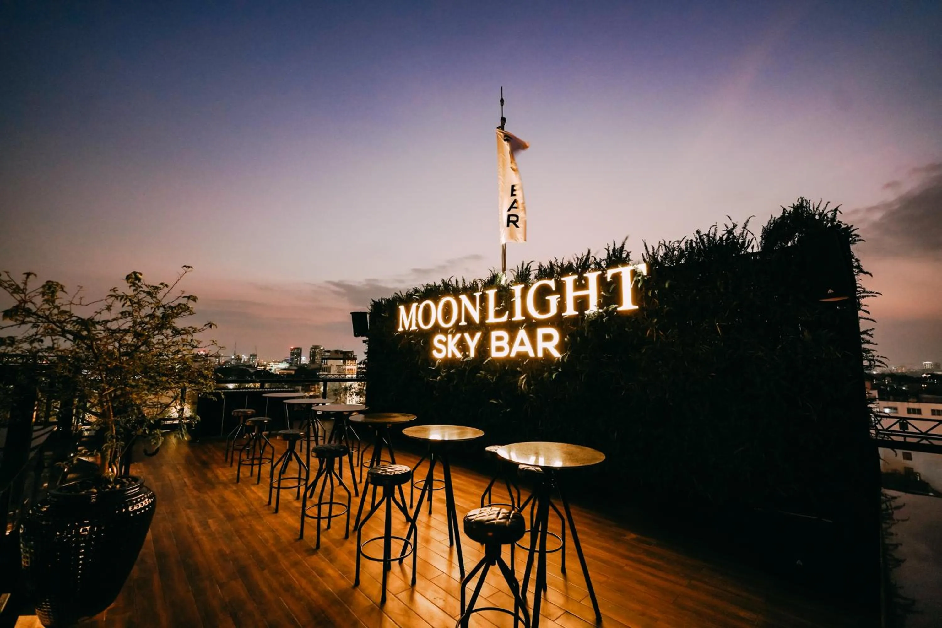 Property logo or sign in La Siesta Classic Ma May