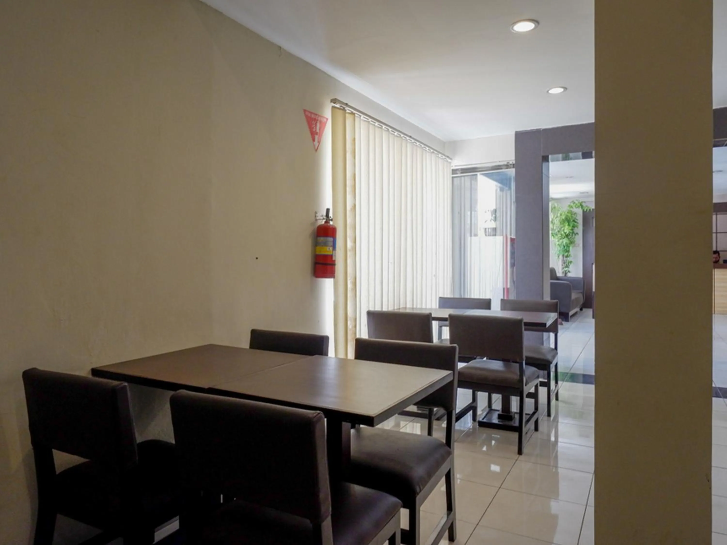 RedDoorz At Jalan Sriwijaya Semarang