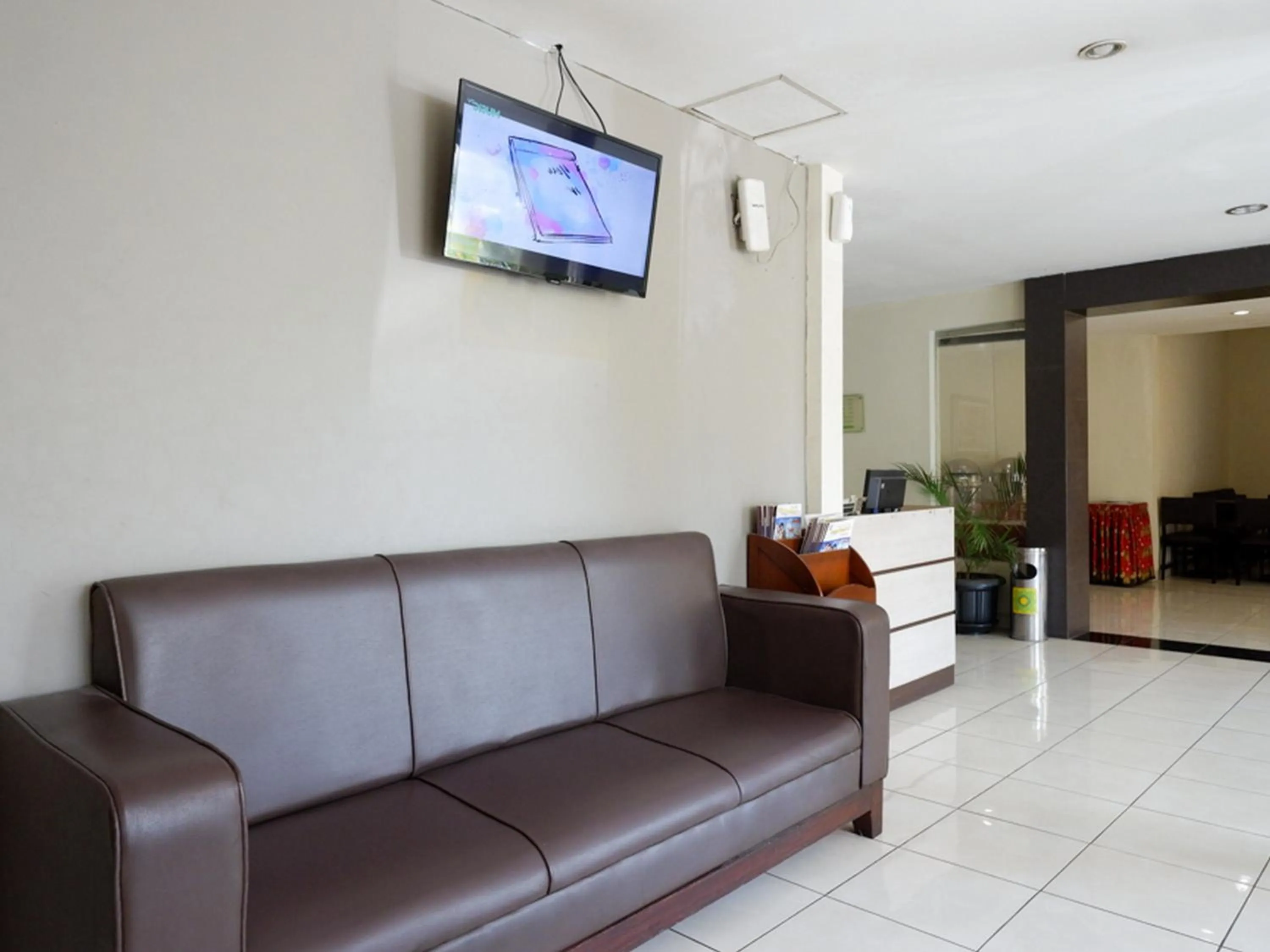 RedDoorz At Jalan Sriwijaya Semarang