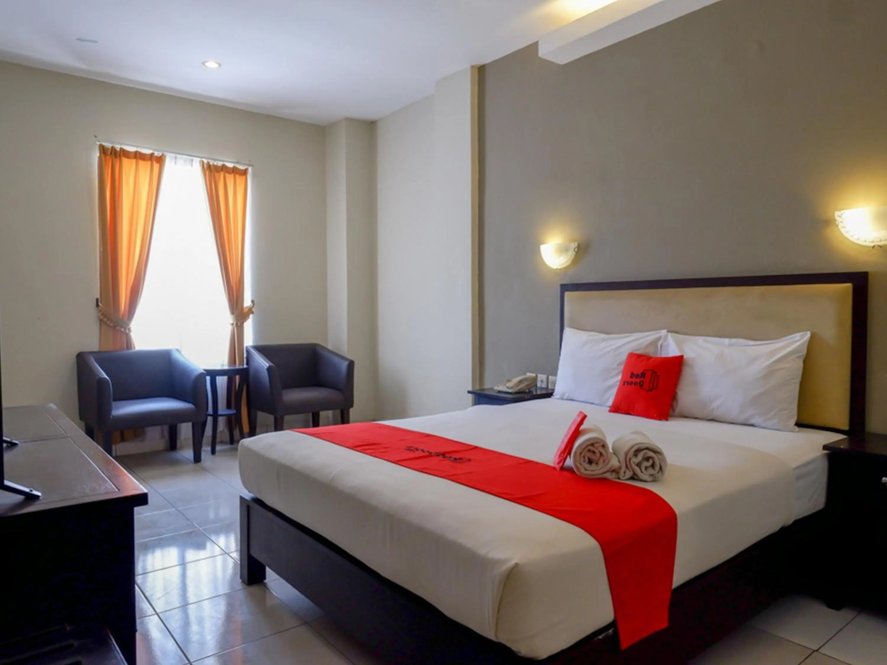 Bed in RedDoorz At Jalan Sriwijaya Semarang