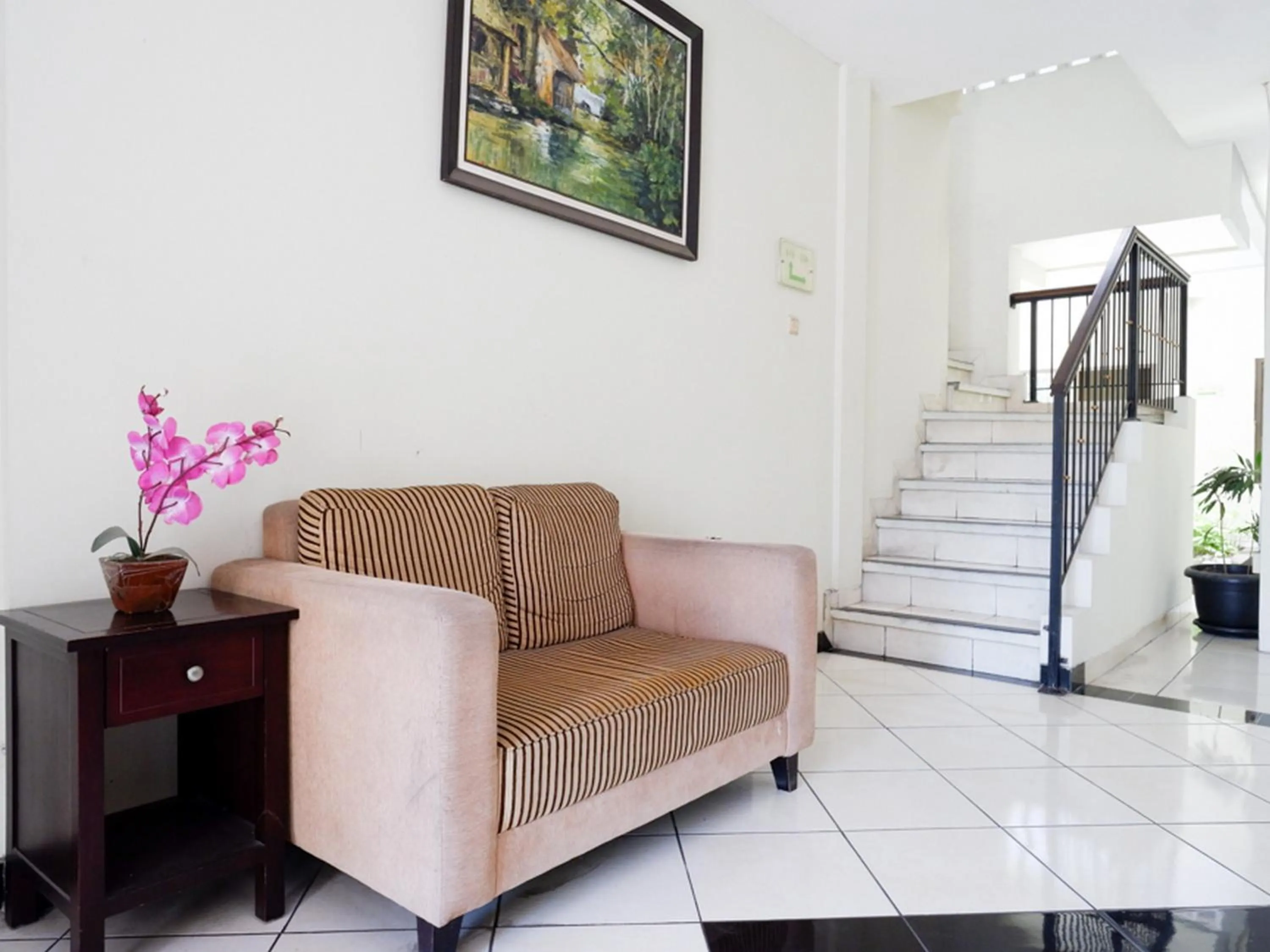 RedDoorz At Jalan Sriwijaya Semarang